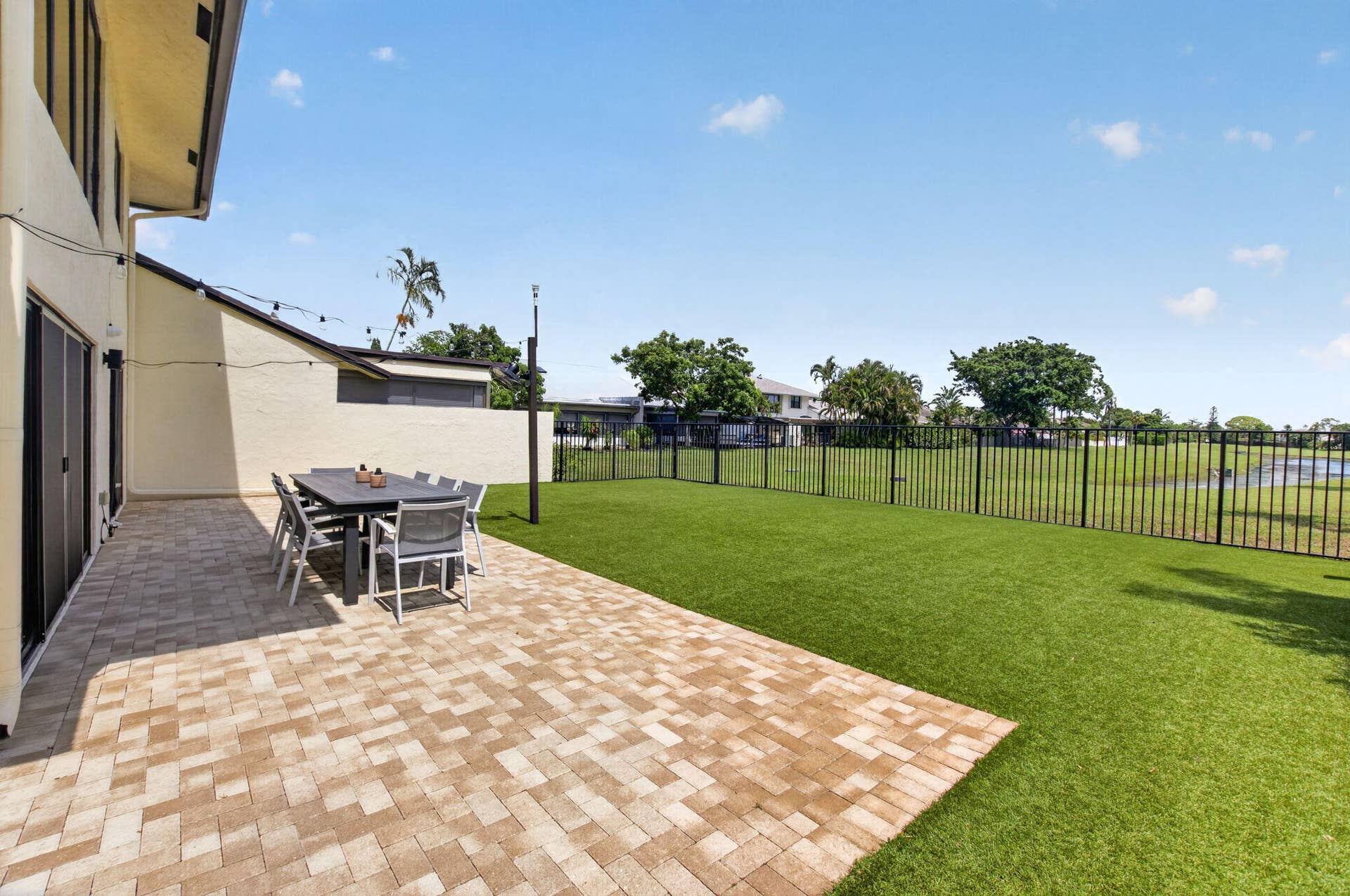 2833 SW 6th Street, Delray Beach, FL 33445 Yard - 2833 SW 6 St.