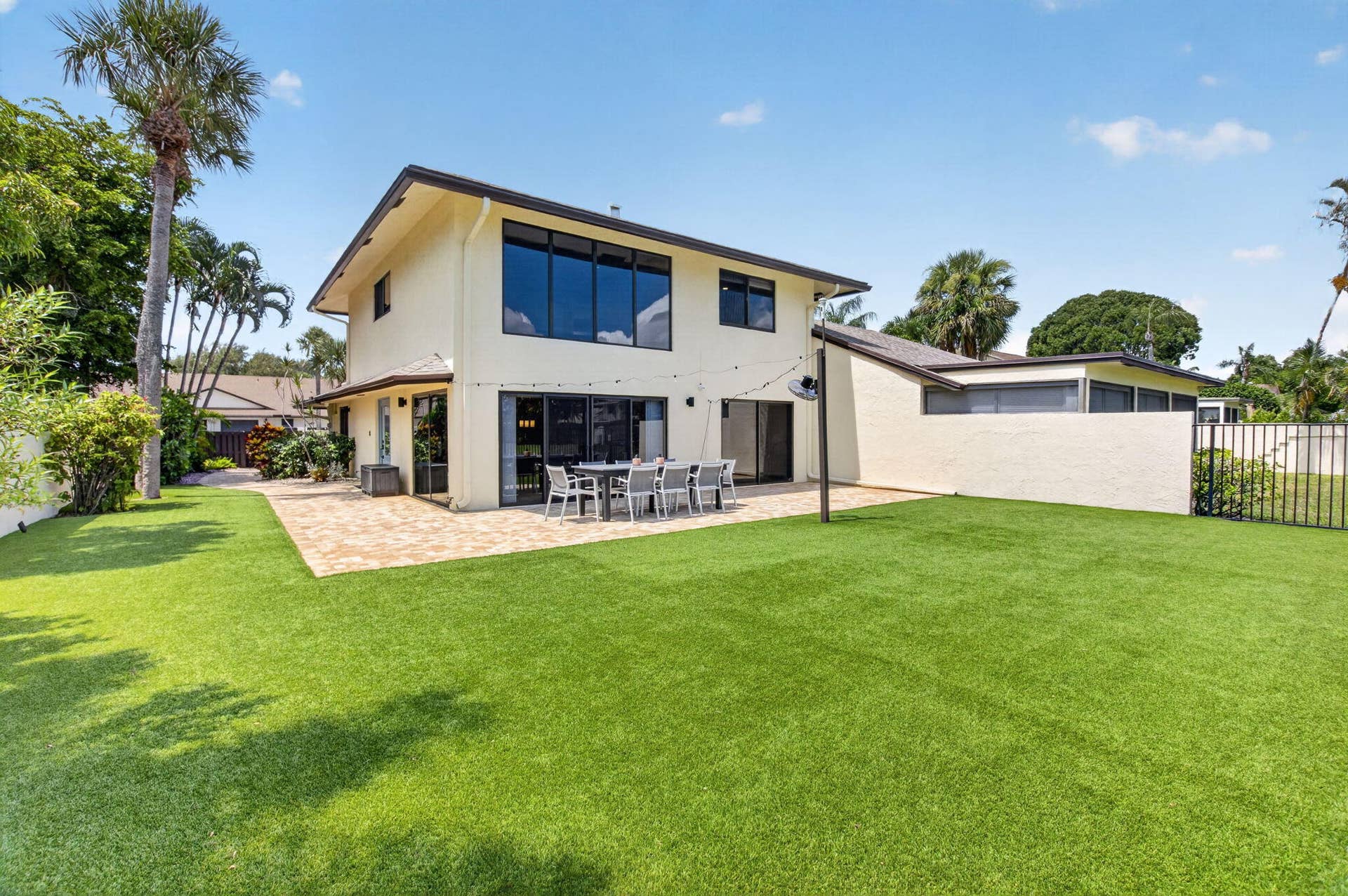 2833 SW 6th Street, Delray Beach, FL 33445 Yard - 2833 SW 6 St.