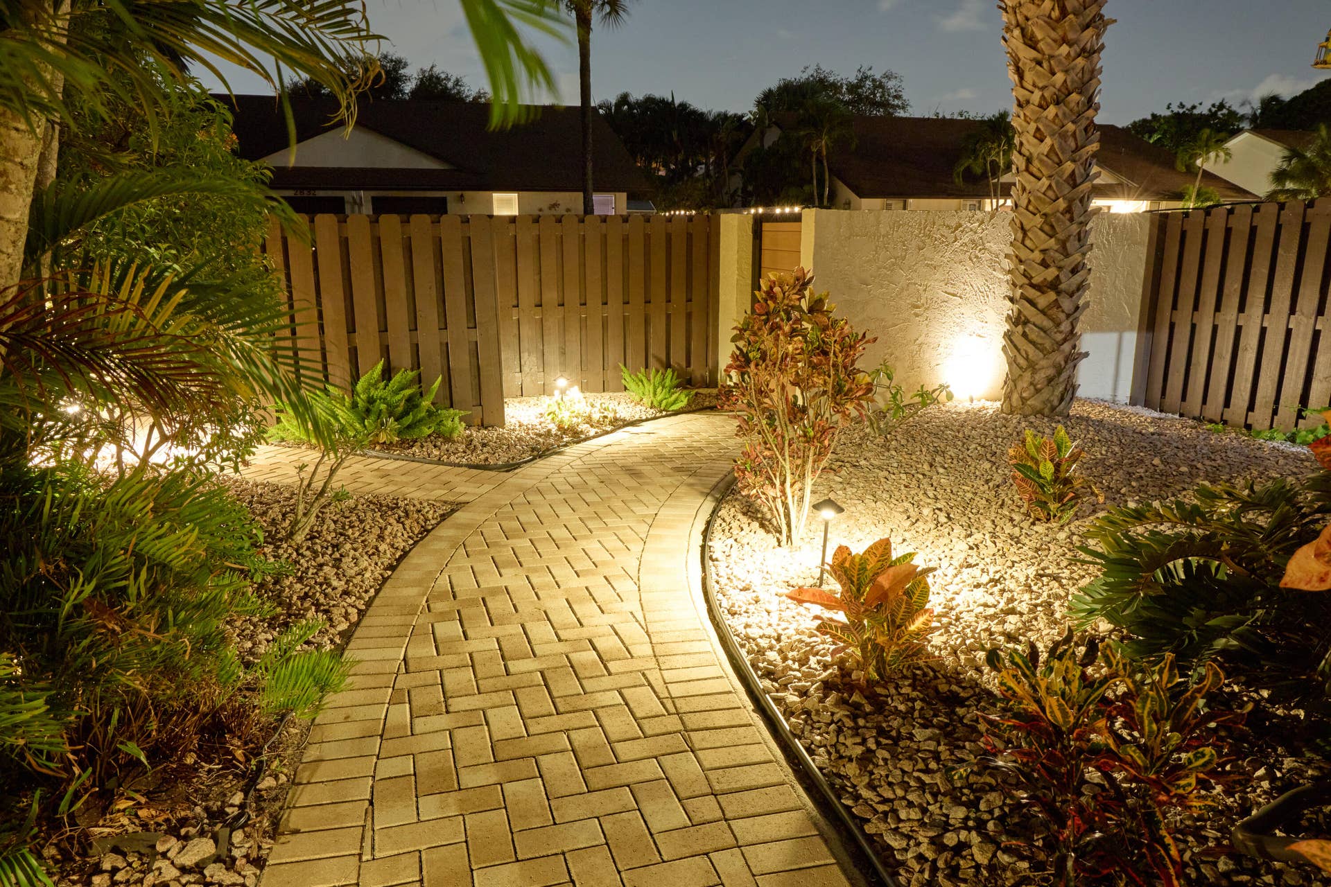 2833 SW 6th Street, Delray Beach, FL 33445 Evening - Yard - 2833 SW 6 St.