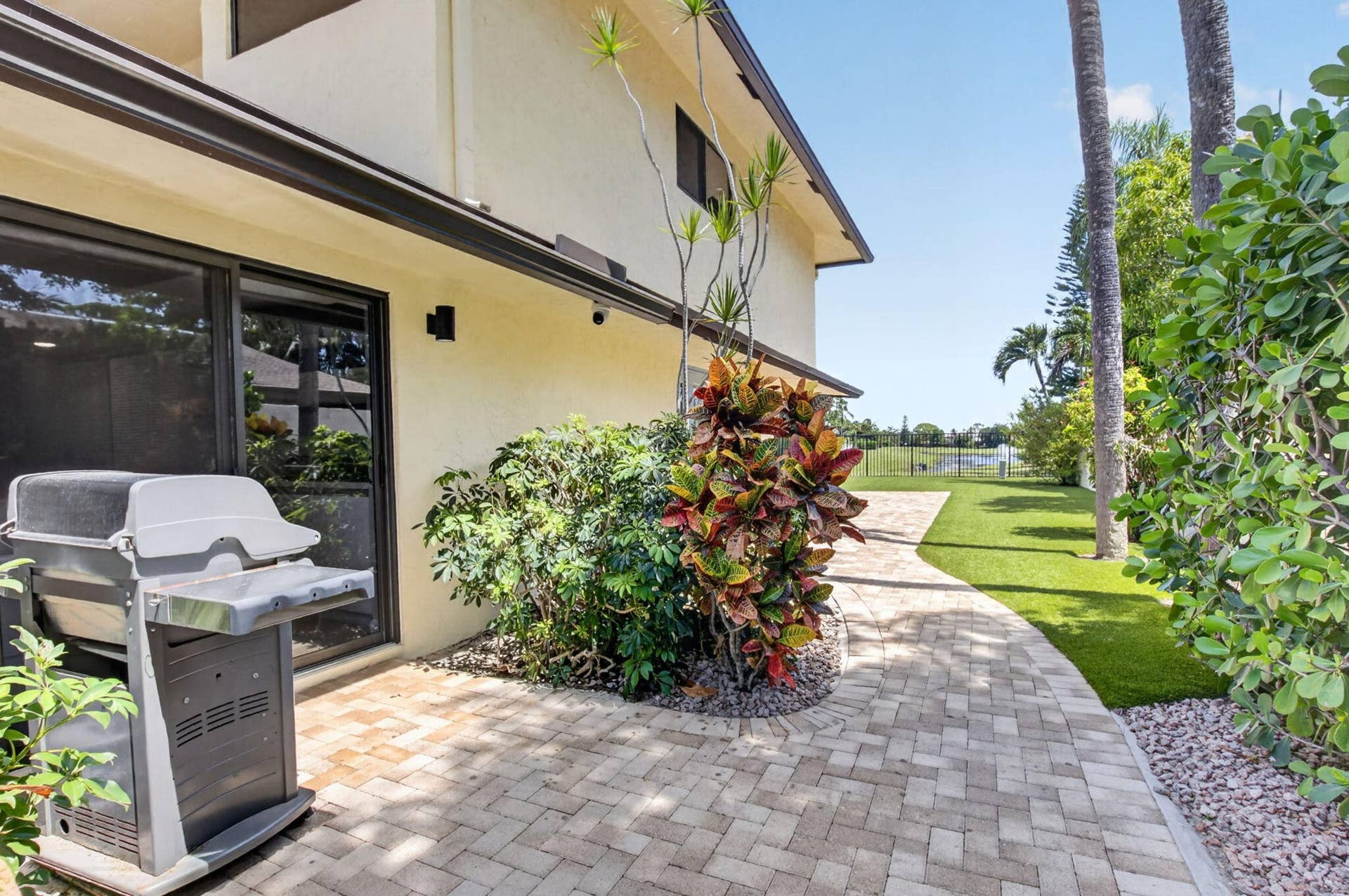 2833 SW 6th Street, Delray Beach, FL 33445 2833 SW 6 St., Delray Bch