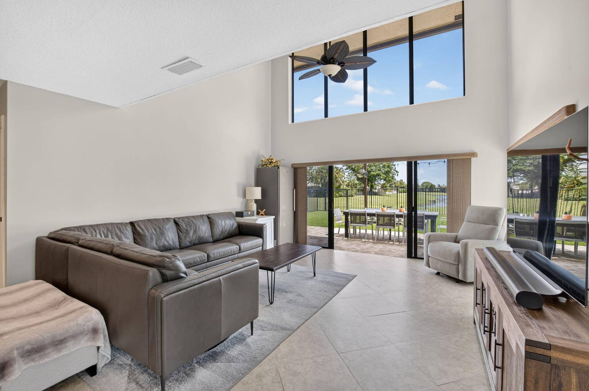 2833 SW 6th Street, Delray Beach, FL 33445 Living - 2833 SW 6 St., Delray Bch