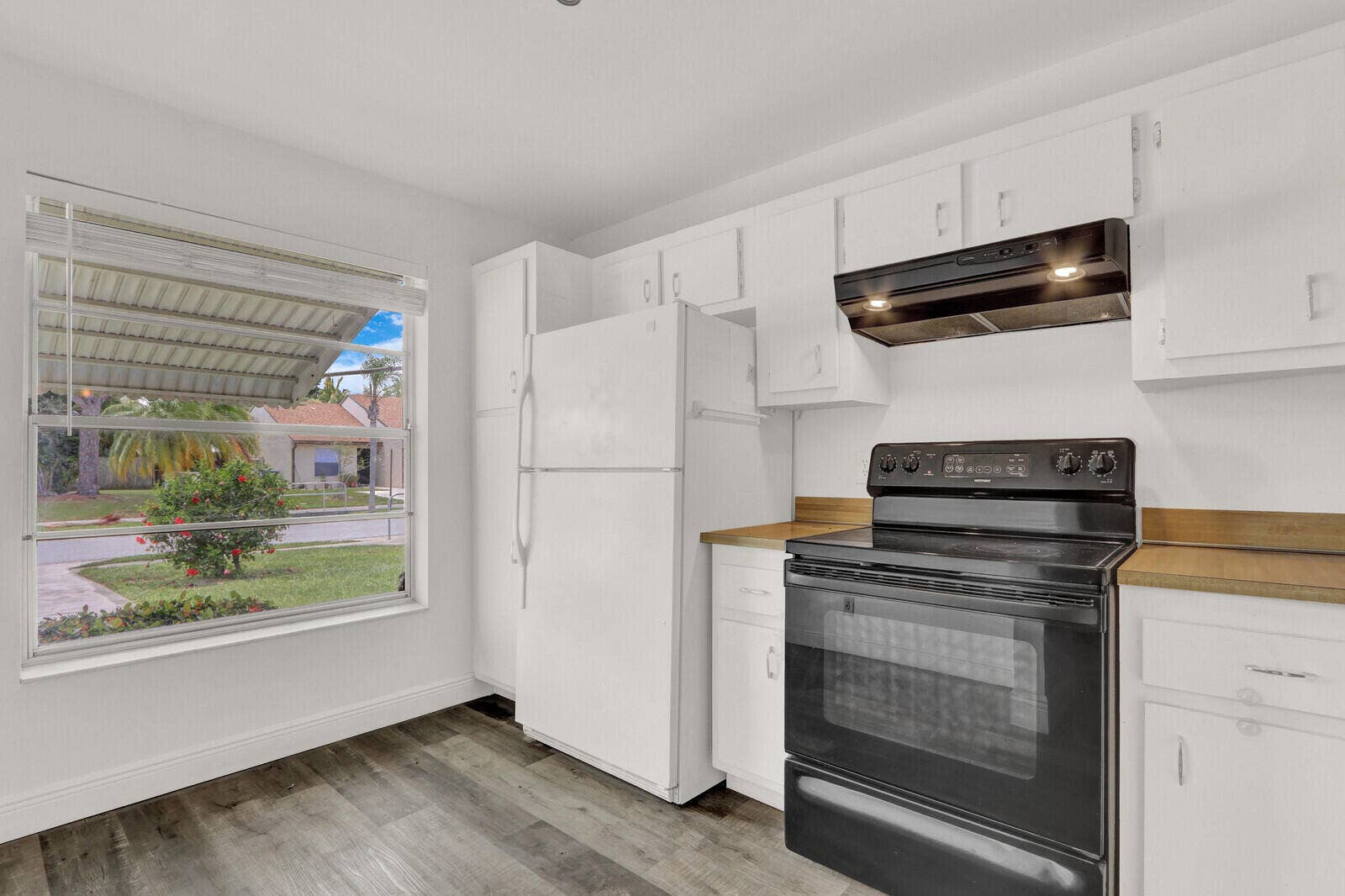 113 PINEWOOD Court, Jupiter, FL 33458 Kitchen