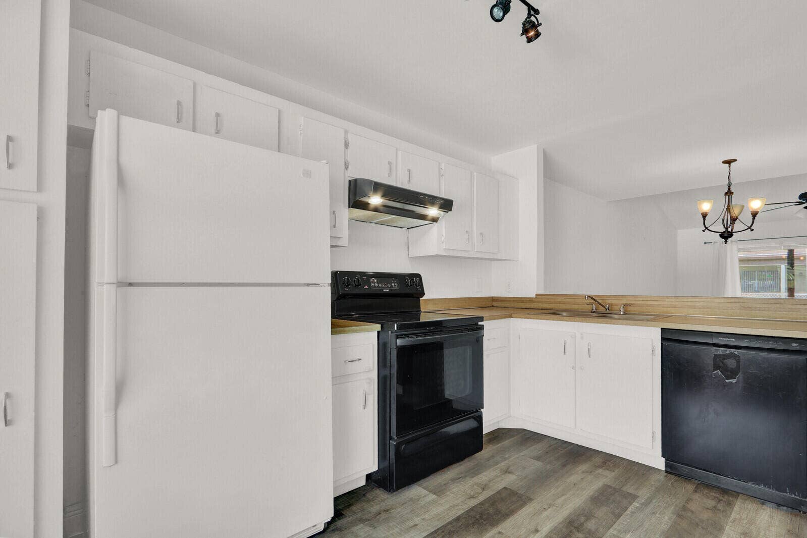 113 PINEWOOD Court, Jupiter, FL 33458 Kitchen
