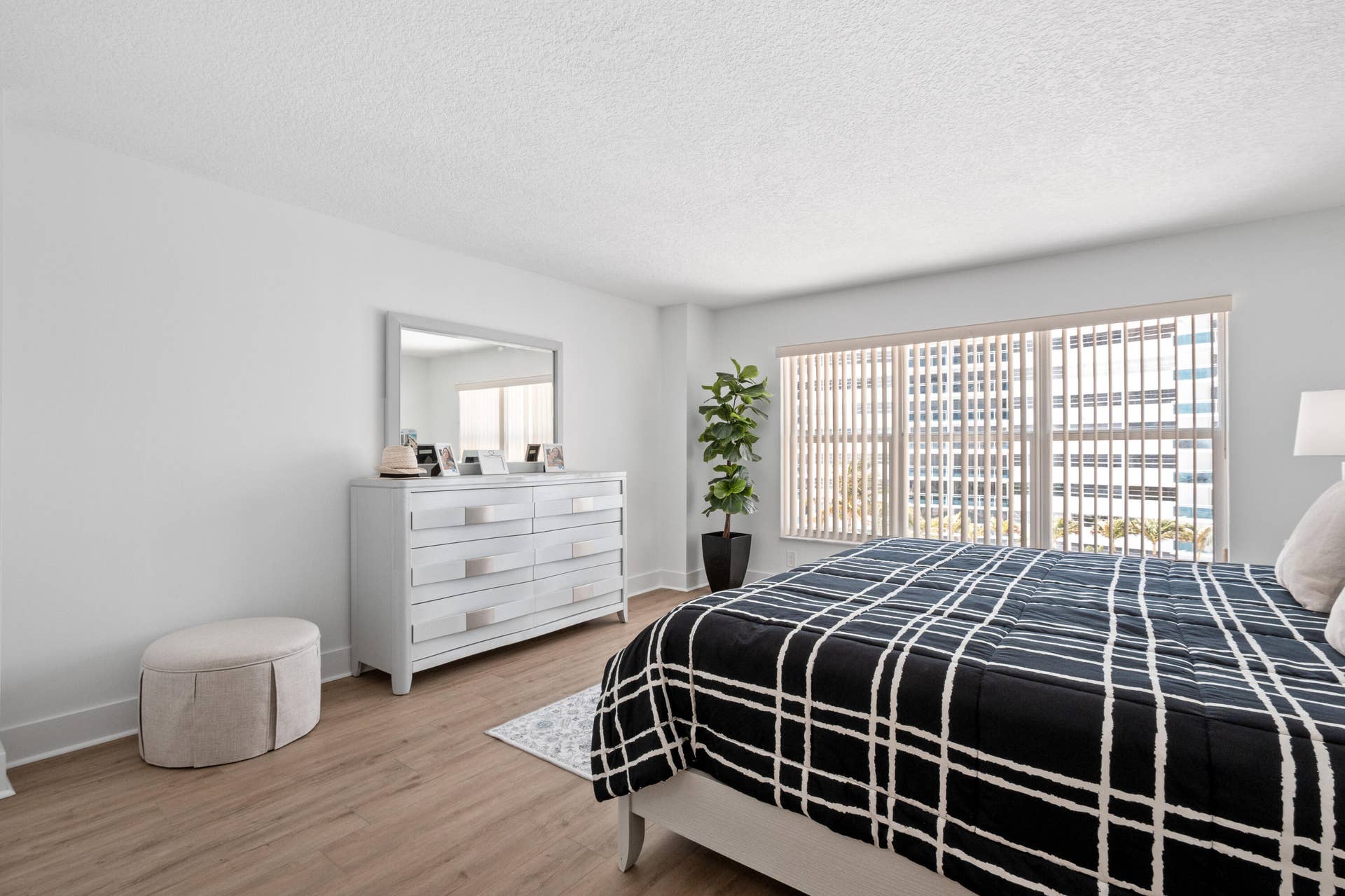 3500 Galt Ocean Drive, #404, Fort Lauderdale, FL 33308 Bedroom