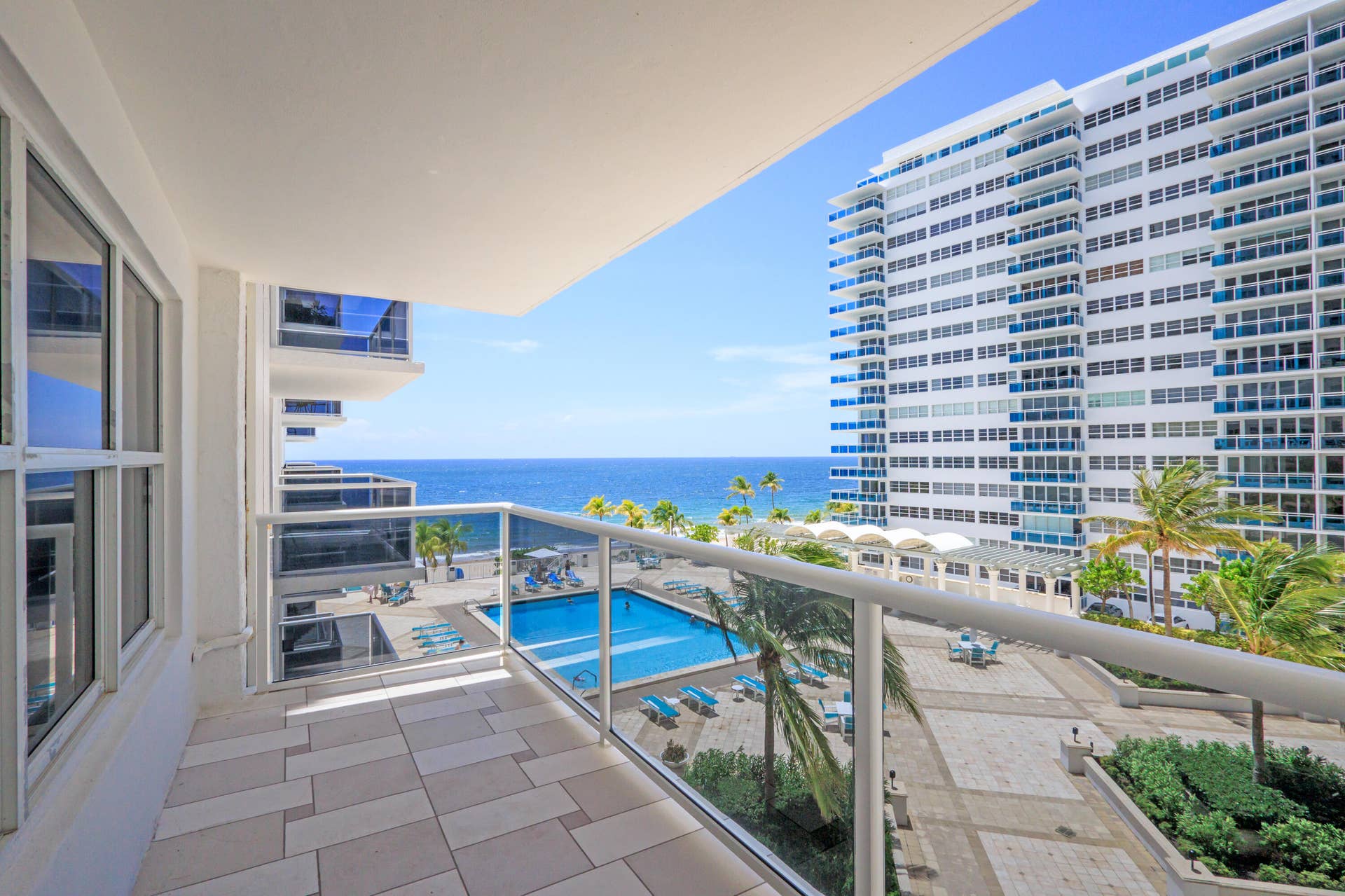 3500 Galt Ocean Drive, #404, Fort Lauderdale, FL 33308 Pool:Beach View