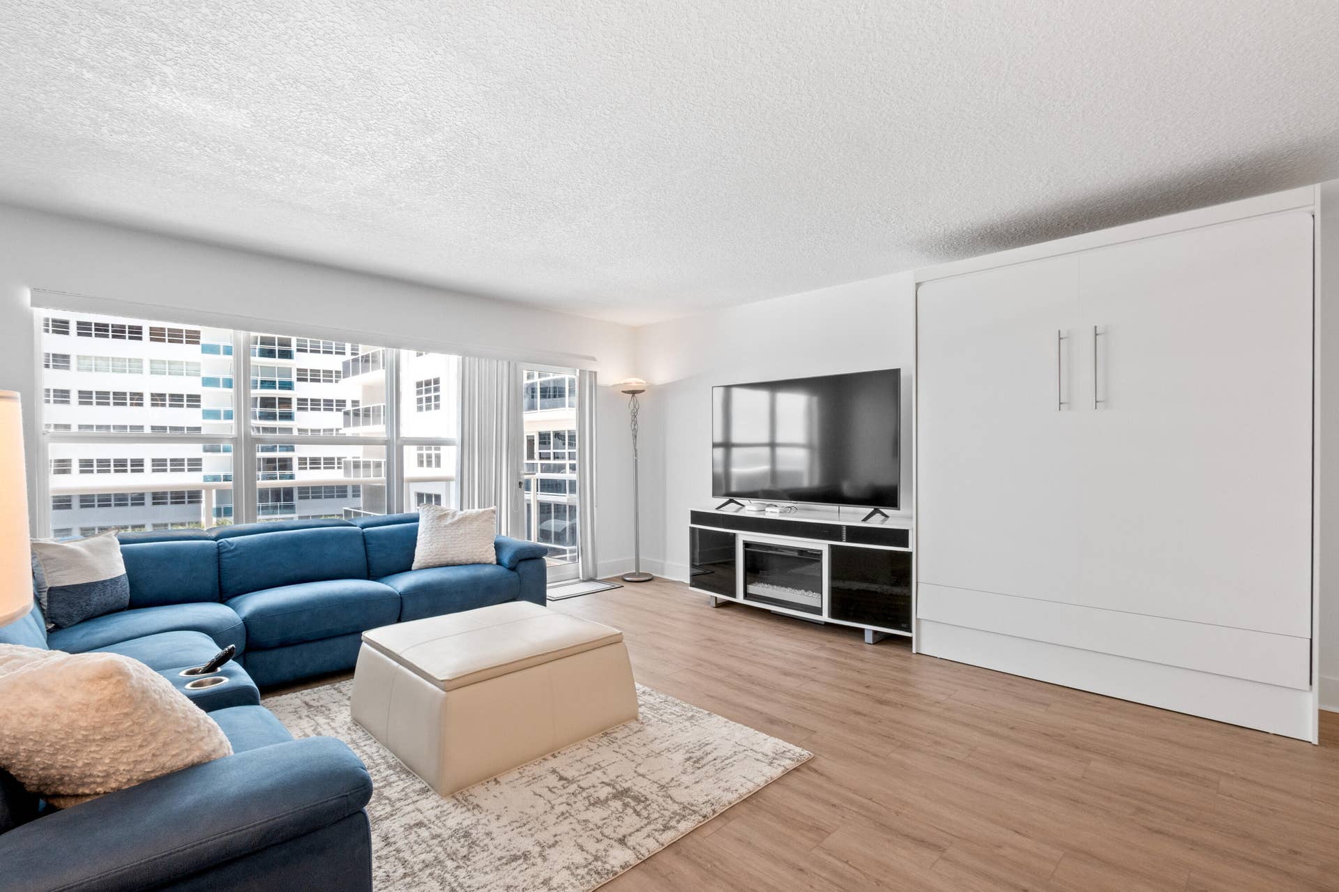 3500 Galt Ocean Drive, #404, Fort Lauderdale, FL 33308 LR:Murphy Bed