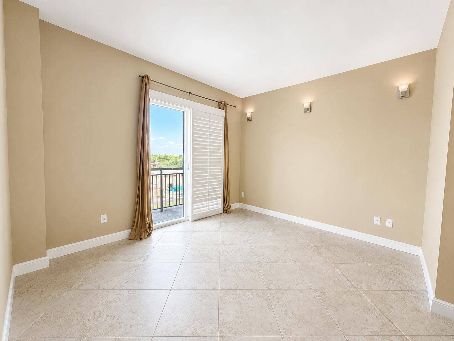 2625 NE 14th Avenue NE, #406, Wilton Manors, FL 33334 Primary bedroom
