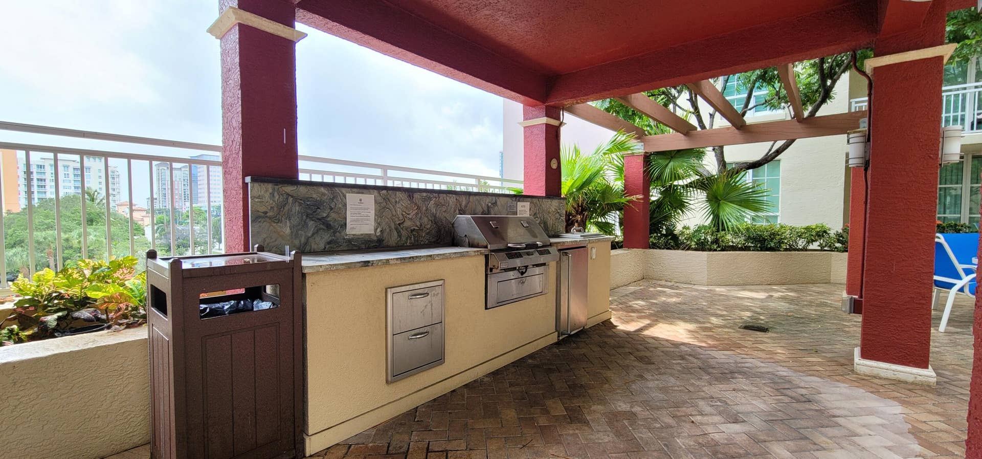 410 EVERNIA Street, #706, West Palm Beach, FL 33401 Grilling Area