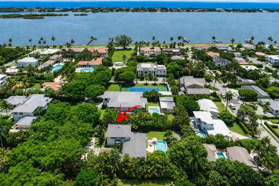 Property photo for 232 Essex Lane, West Palm Beach, FL