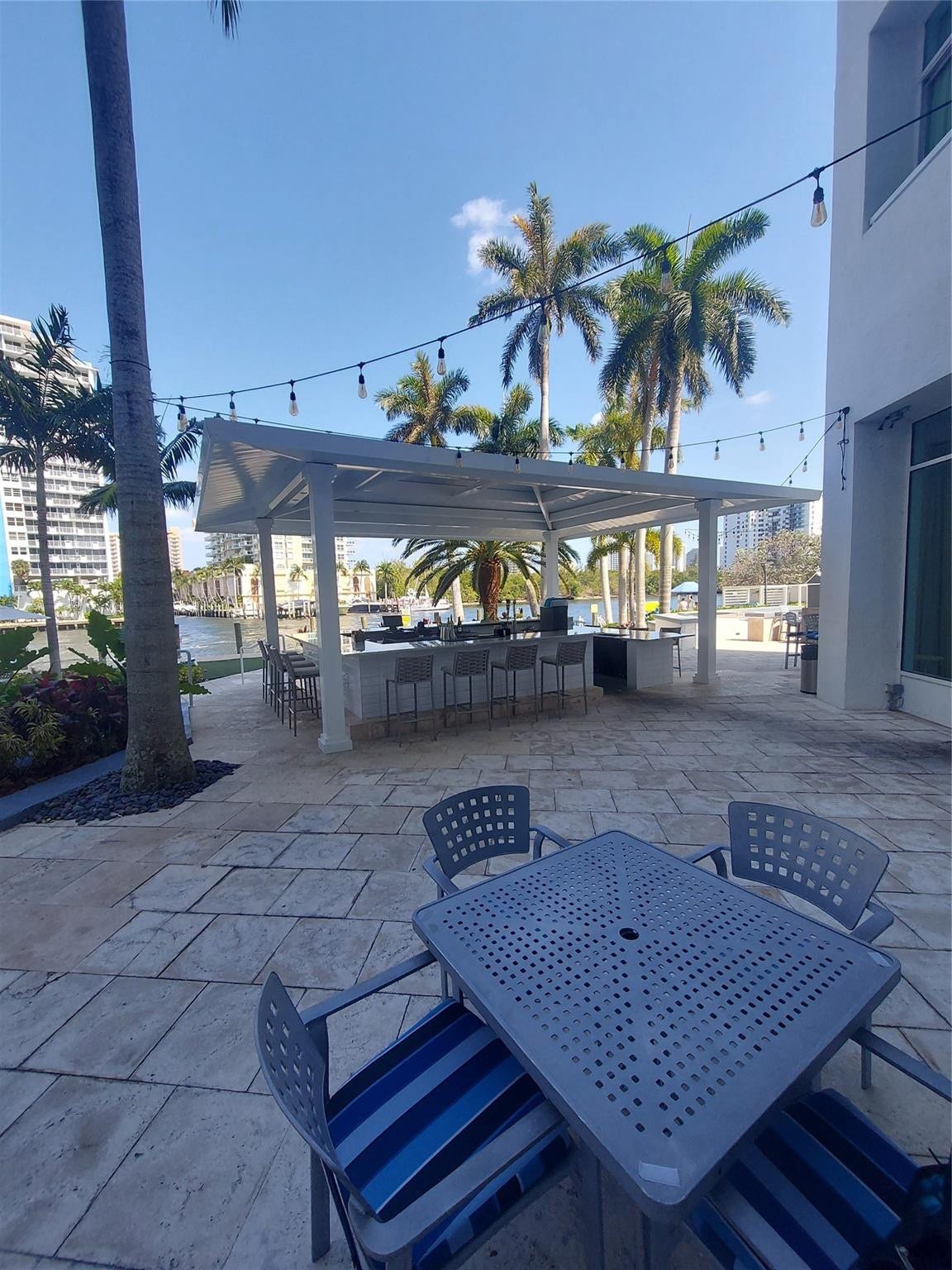 2670 E SUNRISE Boulevard, #301, Fort Lauderdale, FL 33304 New Patio Bar~2