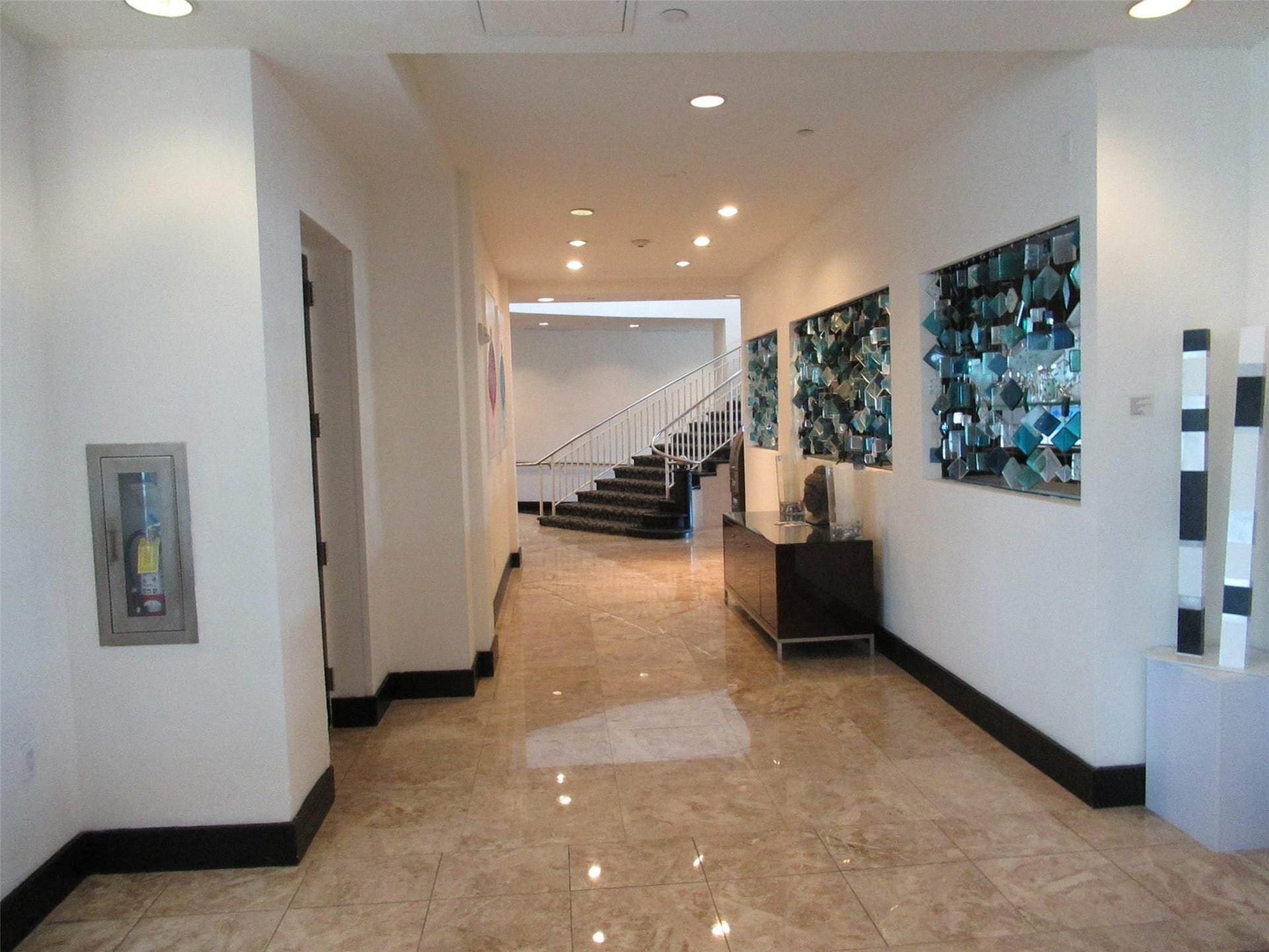 2670 E SUNRISE Boulevard, #301, Fort Lauderdale, FL 33304 Photo 9