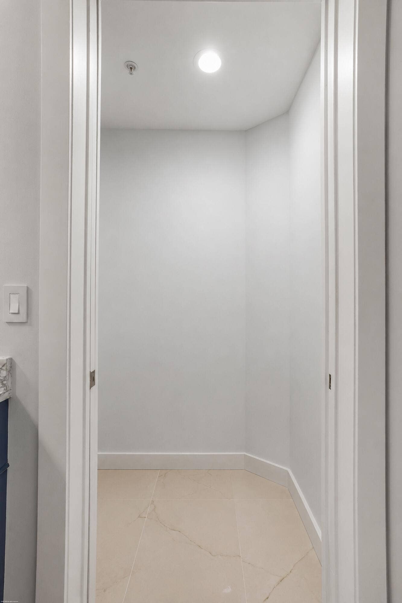 5150 N Ocean Dr 2001 024a