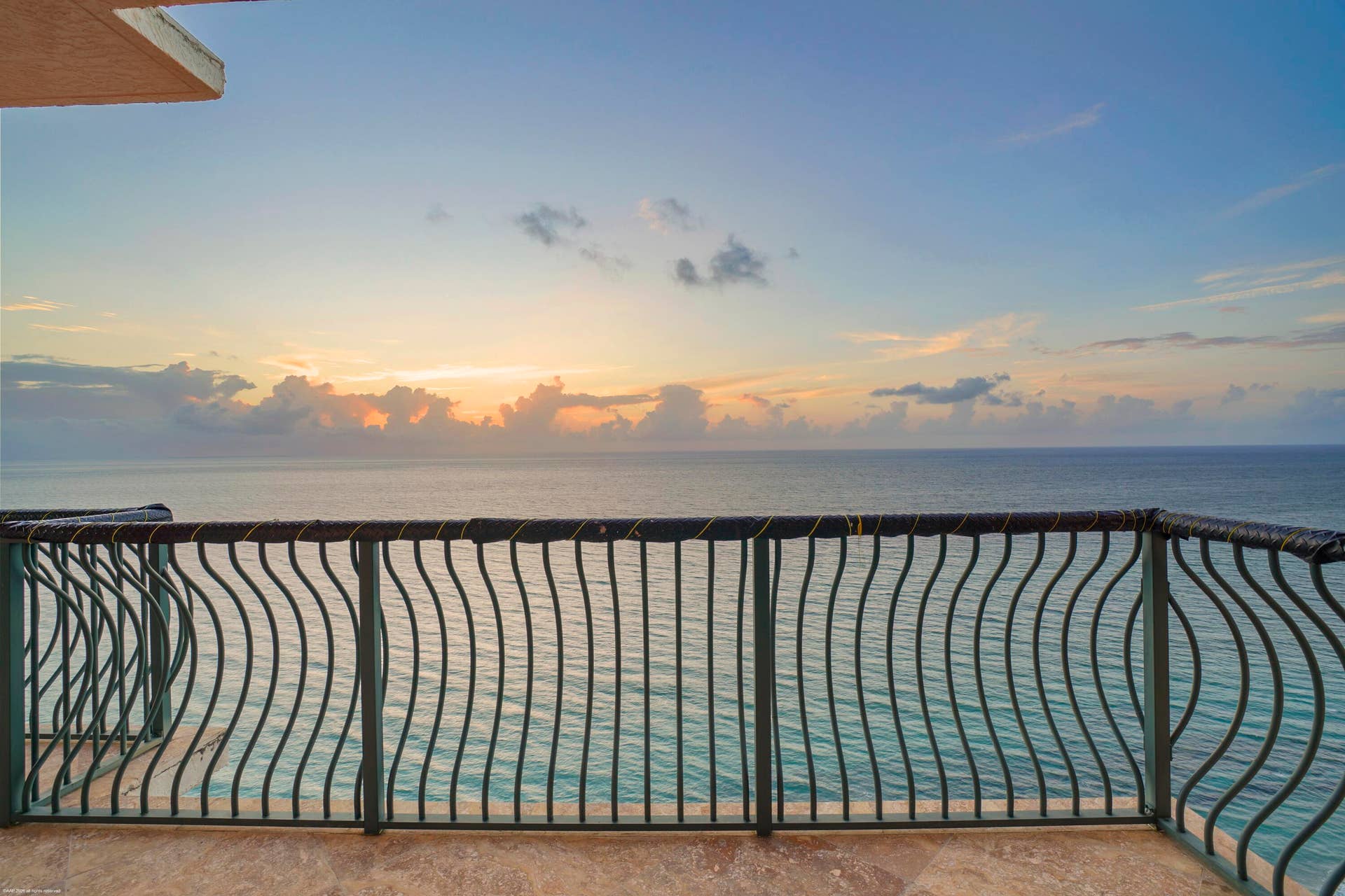 5150 N Ocean Dr 2001 021