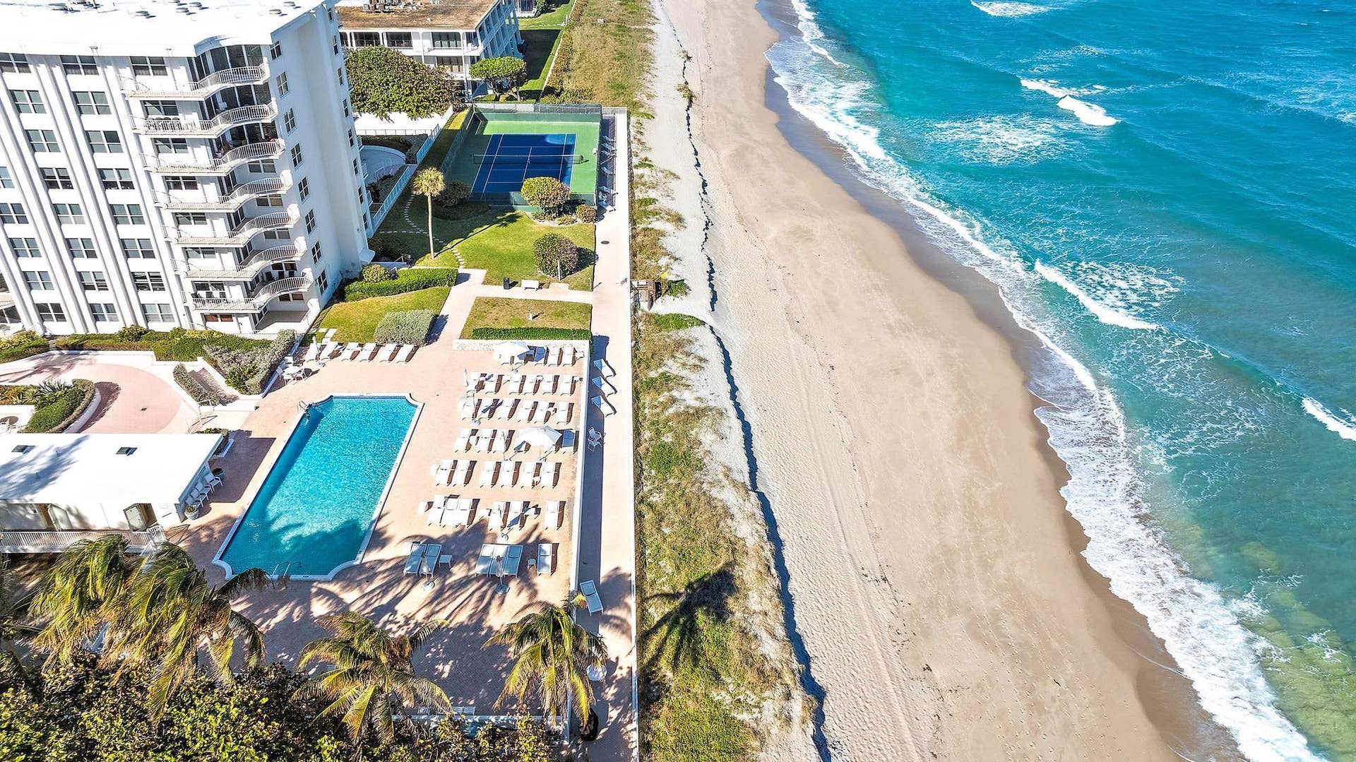 2295 S OCEAN Boulevard, #418, Palm Beach, FL 33480 beach/pool