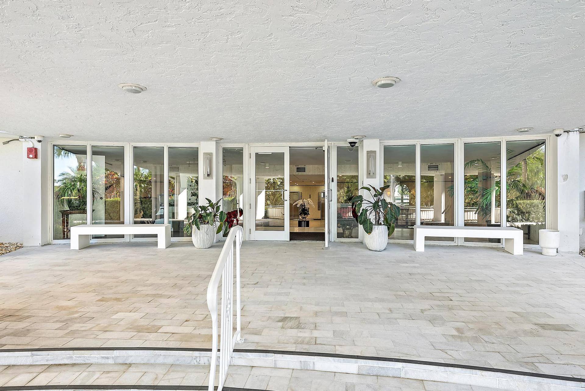 2295 S OCEAN Boulevard, #418, Palm Beach, FL 33480 entrance