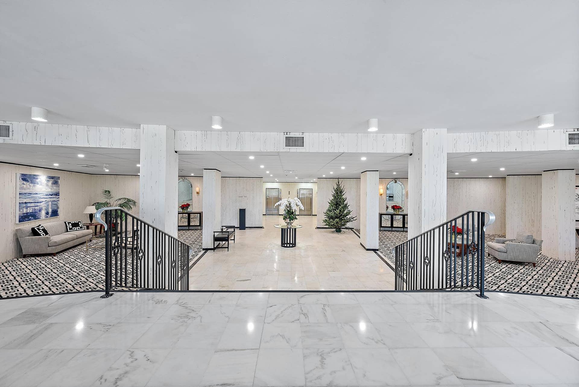 2295 S OCEAN Boulevard, #418, Palm Beach, FL 33480 lobby