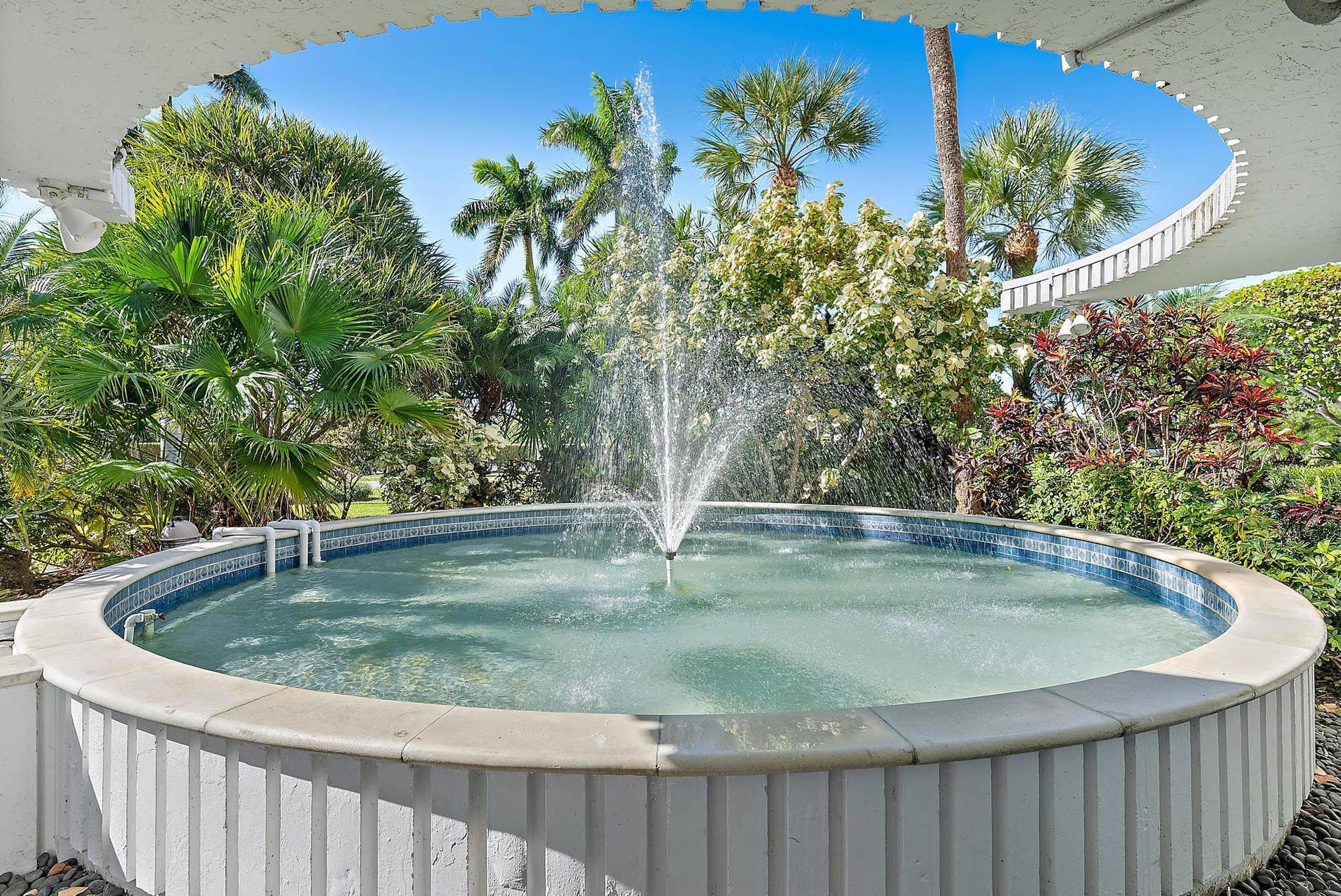 2295 S OCEAN Boulevard, #418, Palm Beach, FL 33480 fountain