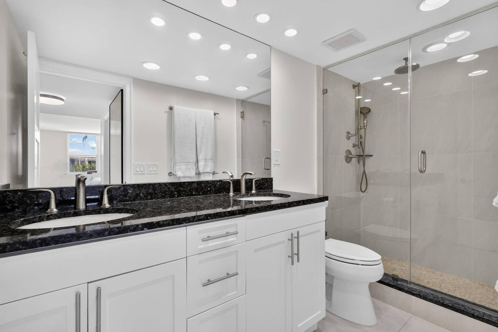 2295 S OCEAN Boulevard, #418, Palm Beach, FL 33480 primary bath