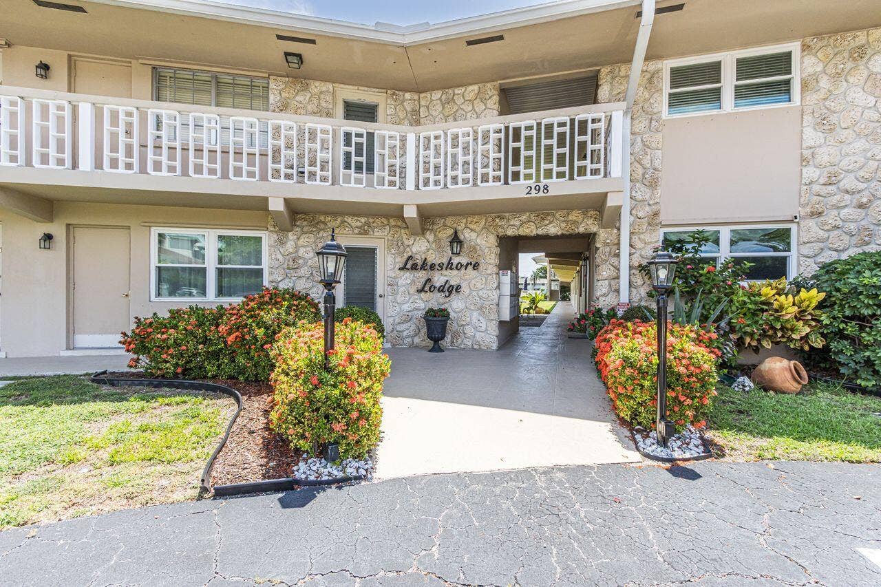 298 SE 6th Avenue, #18, Pompano Beach, FL 33060 Lakeshore lodge