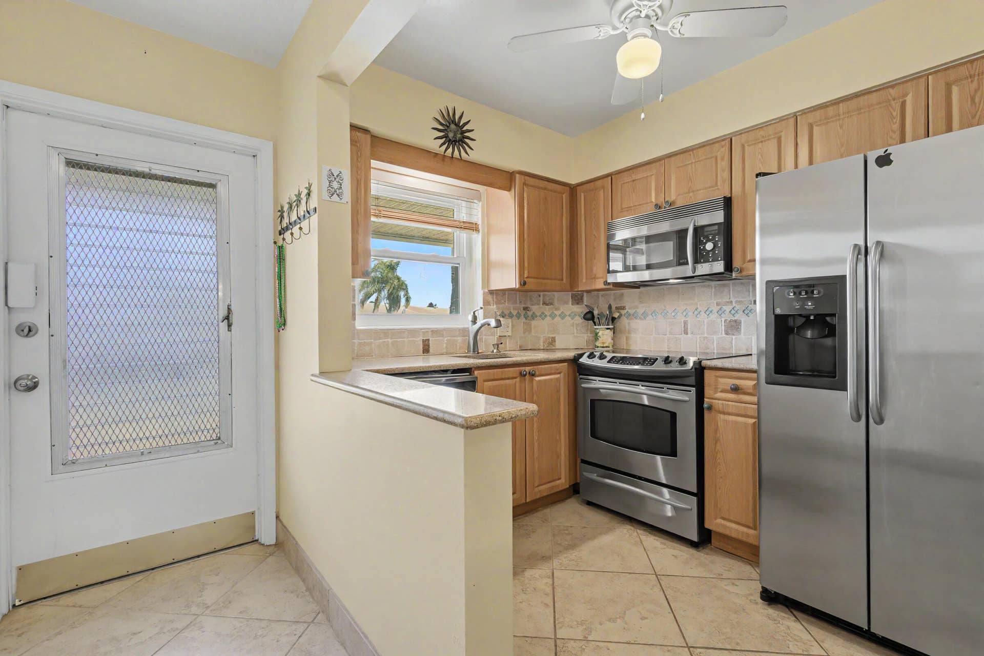 298 SE 6th Avenue, #18, Pompano Beach, FL 33060 298-23