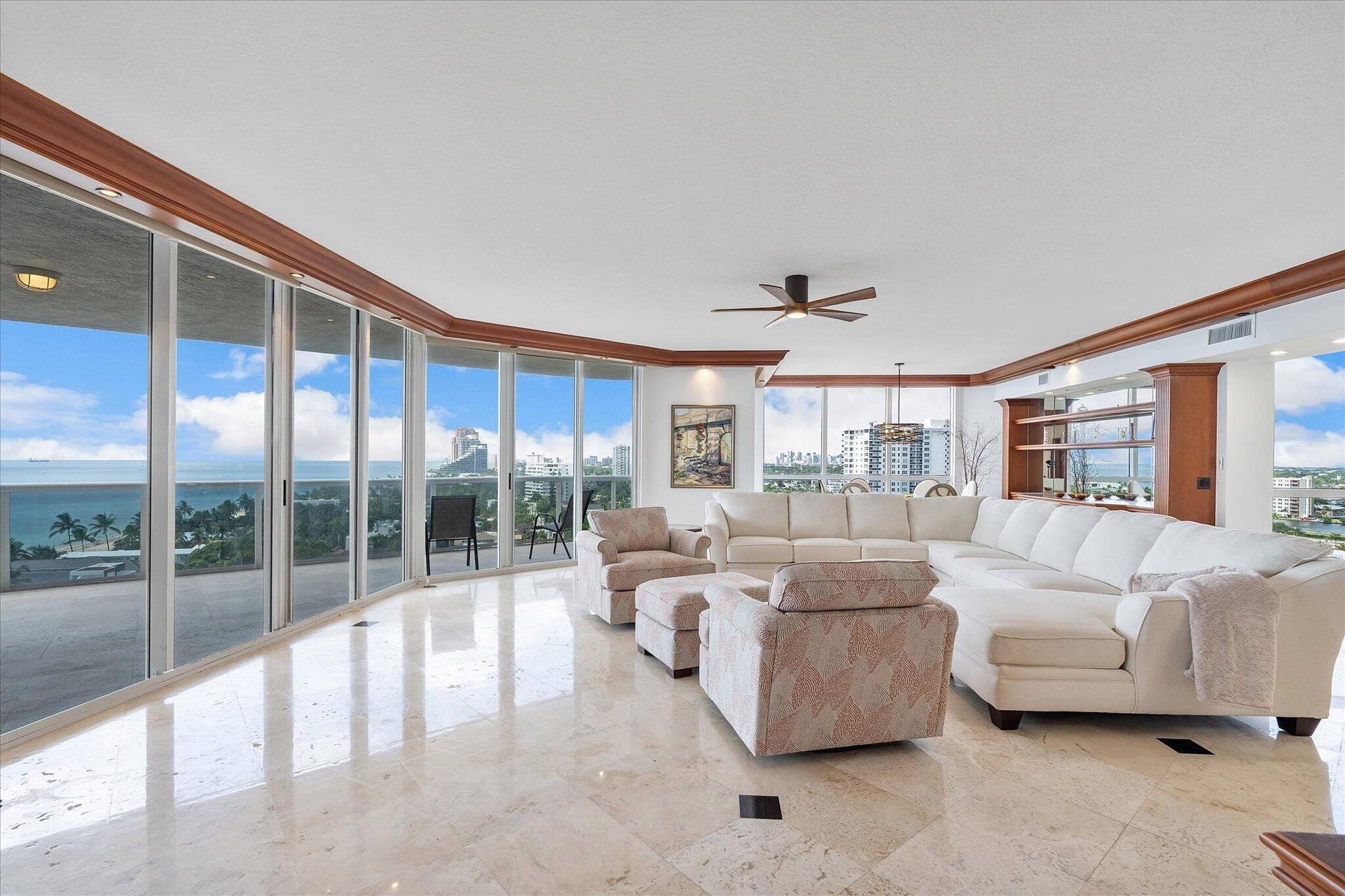 04-3100 N Ocean Blvd apt 1210_009