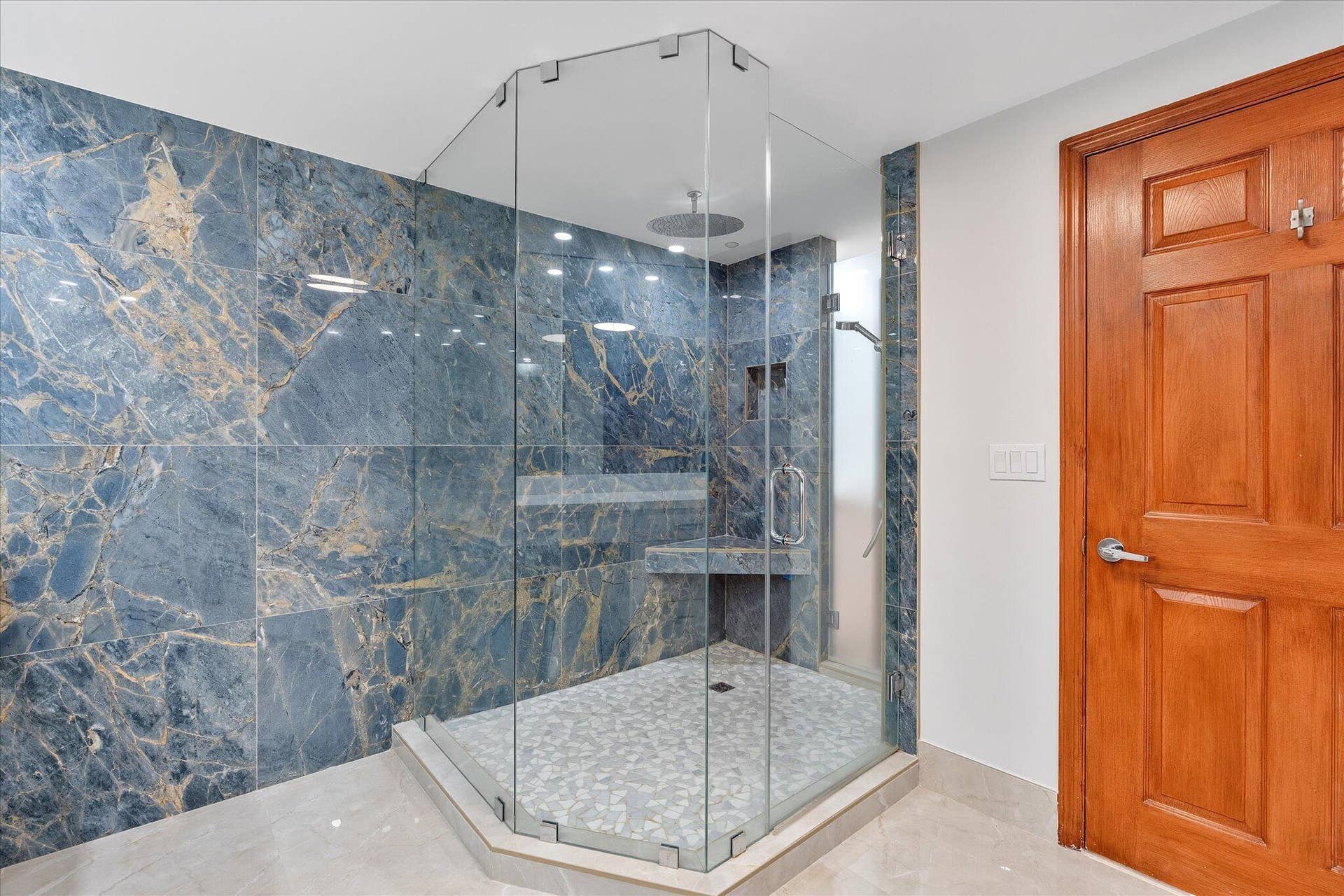 25-3100 N Ocean Blvd apt 1210_048