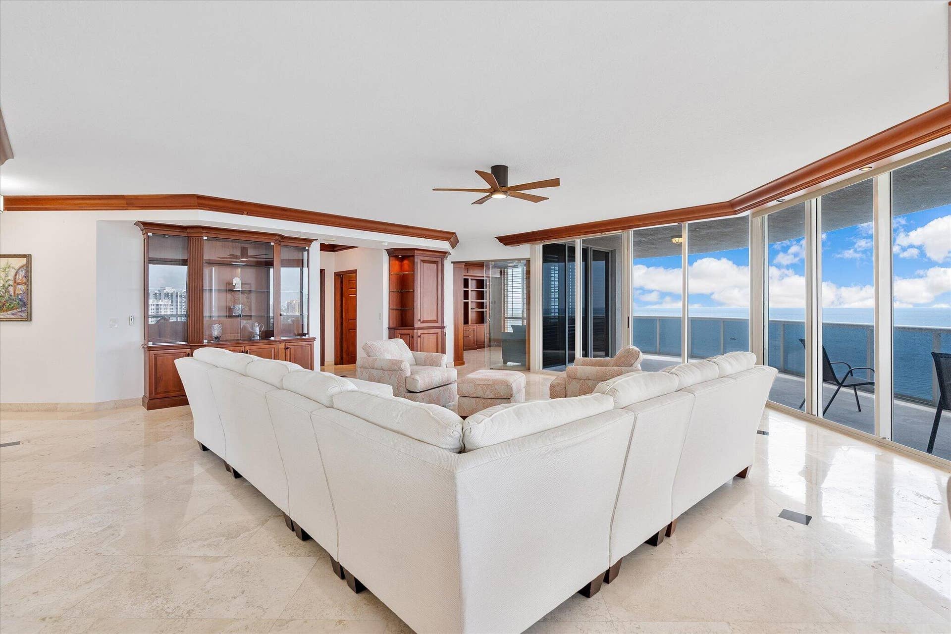 09-3100 N Ocean Blvd apt 1210_007