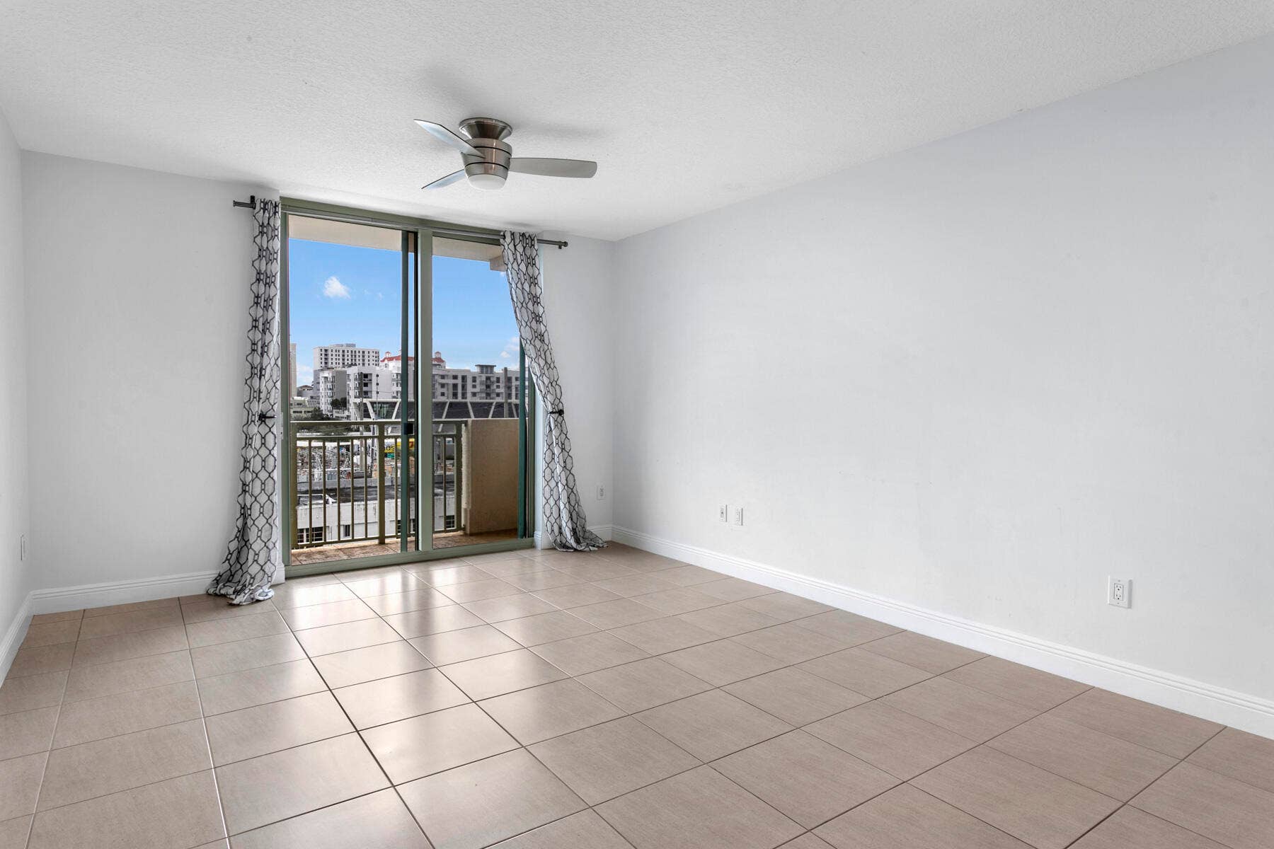 610 CLEMATIS Street, #418, West Palm Beach, FL 33401 610_Clematis-418_04_MLS
