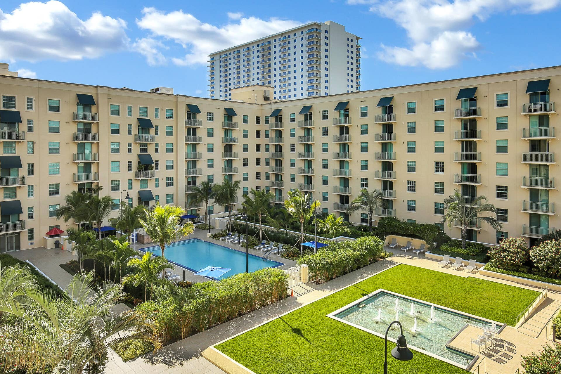610 CLEMATIS Street, #418, West Palm Beach, FL 33401 Pool areal