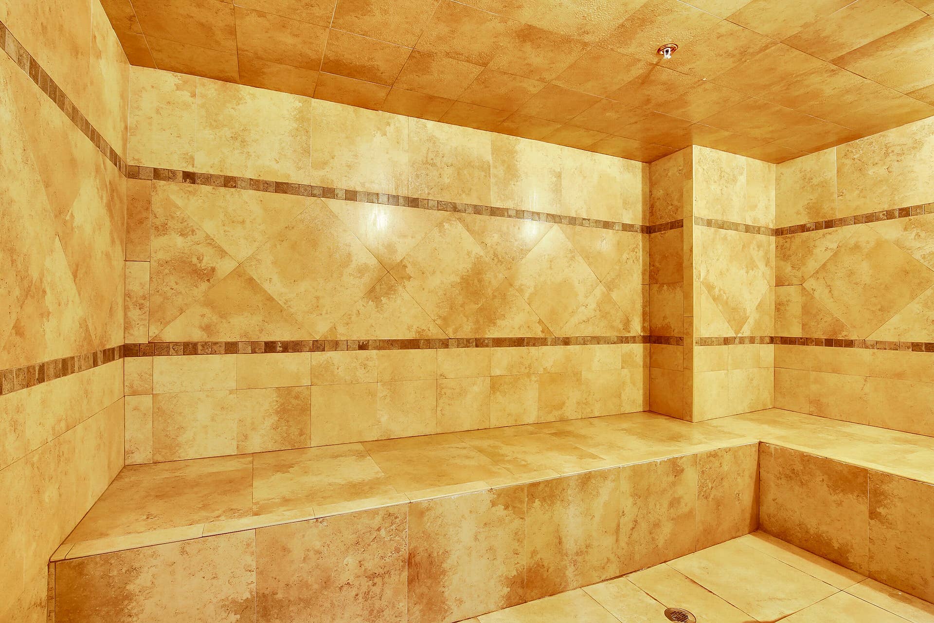 610 CLEMATIS Street, #418, West Palm Beach, FL 33401 Steam room
