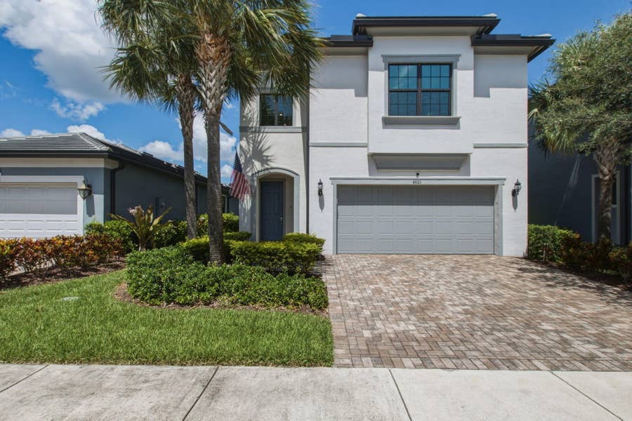 Property photo for 4601 Pinehurst Trail E, Oakland Park, FL