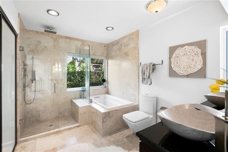 916 SE 5TH Court, Fort Lauderdale, Fort Lauderdale, FL 33301 Photo 3