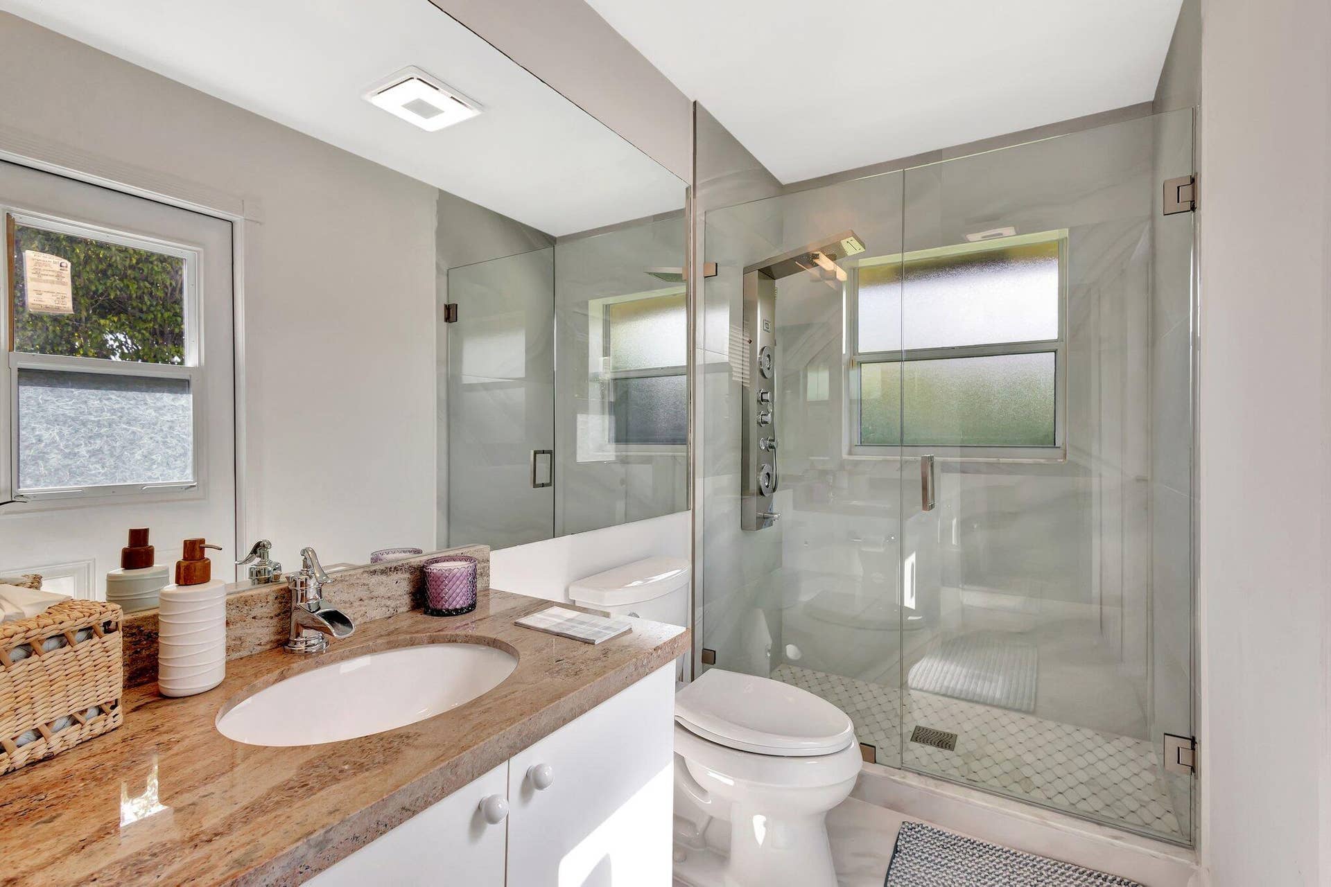 19236 BAY LEAF Court, Boca Raton, FL 33498 CABANA BATH