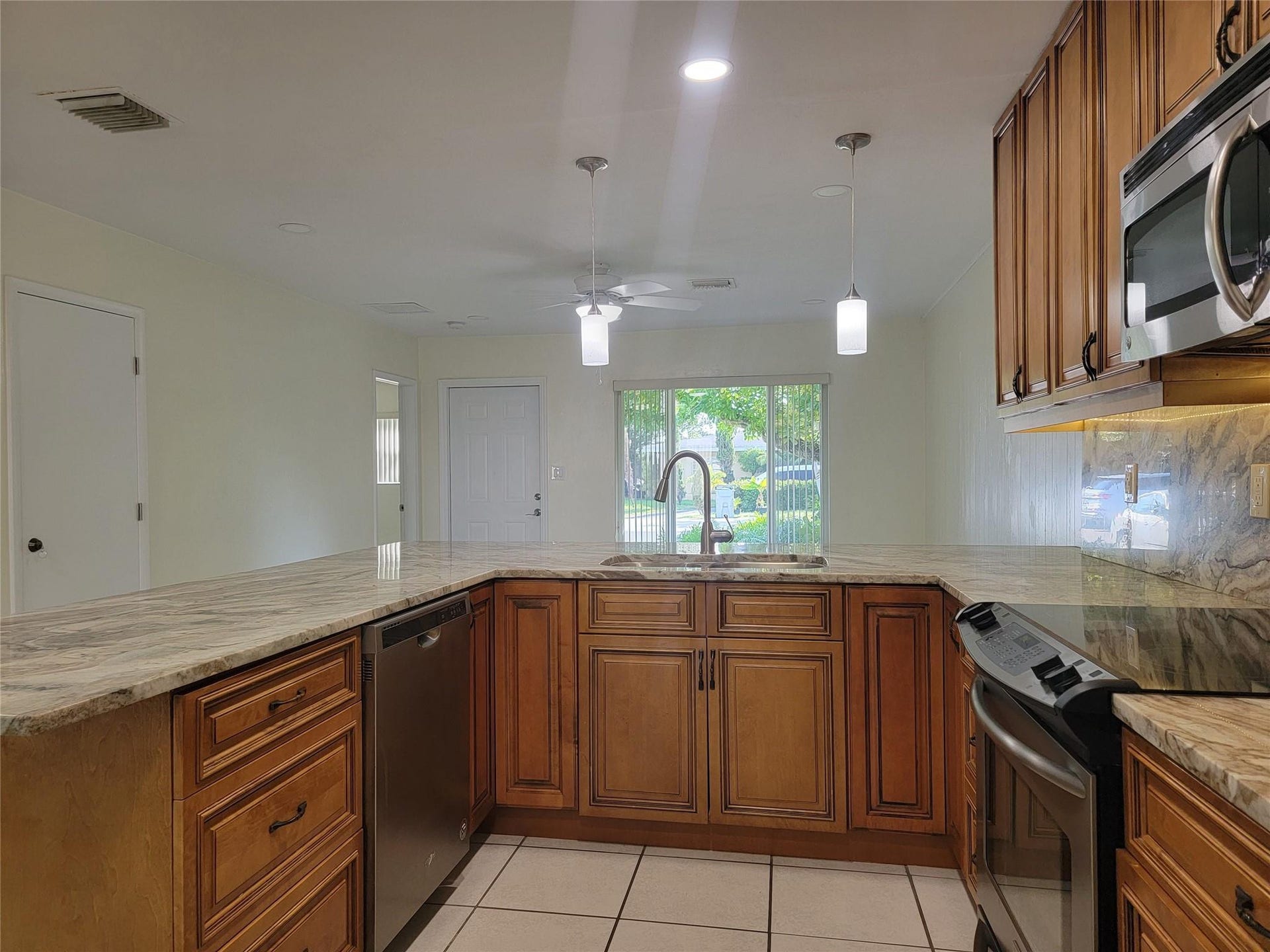 1601 SW 1 Terrace, #1, Pompano Beach, Pompano Beach, FL 33060 kitchen