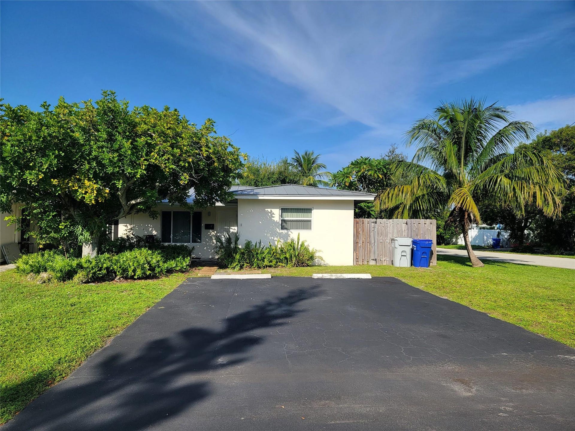 1601 SW 1 Terrace, #1, Pompano Beach, Pompano Beach, FL 33060 Exterior front and parking for this half of duplex