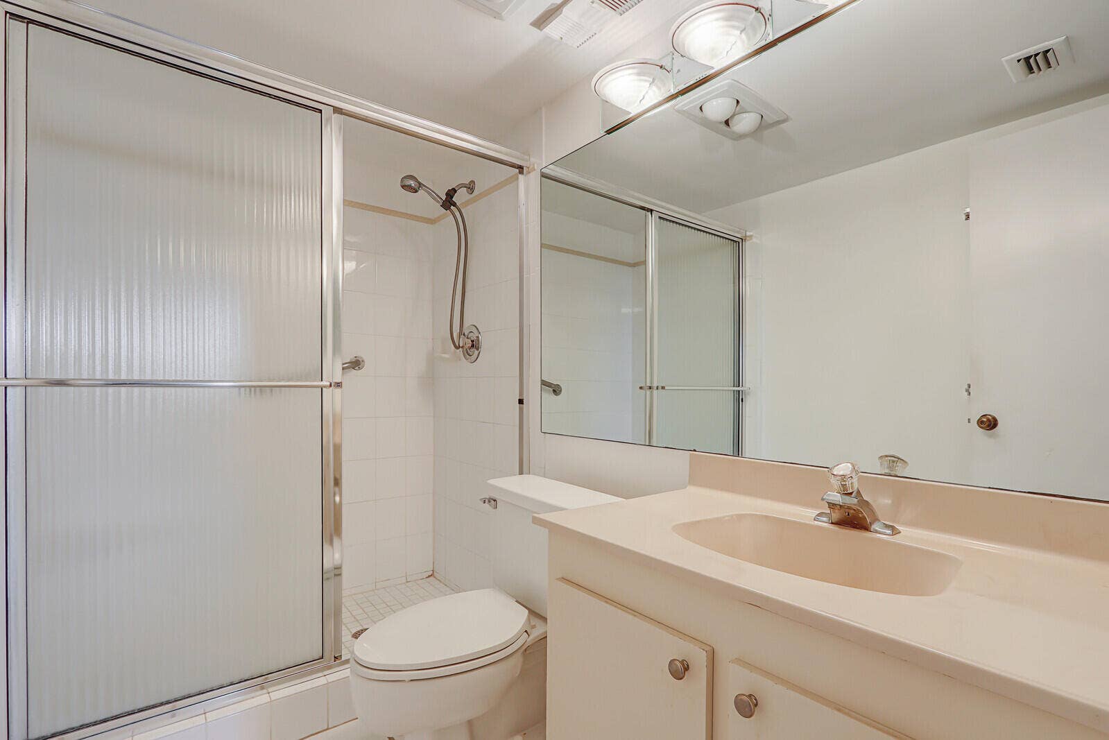1036 US Highway 1, #224, North Palm Beach, North Palm Beach, FL 33408 Guest Bathroom