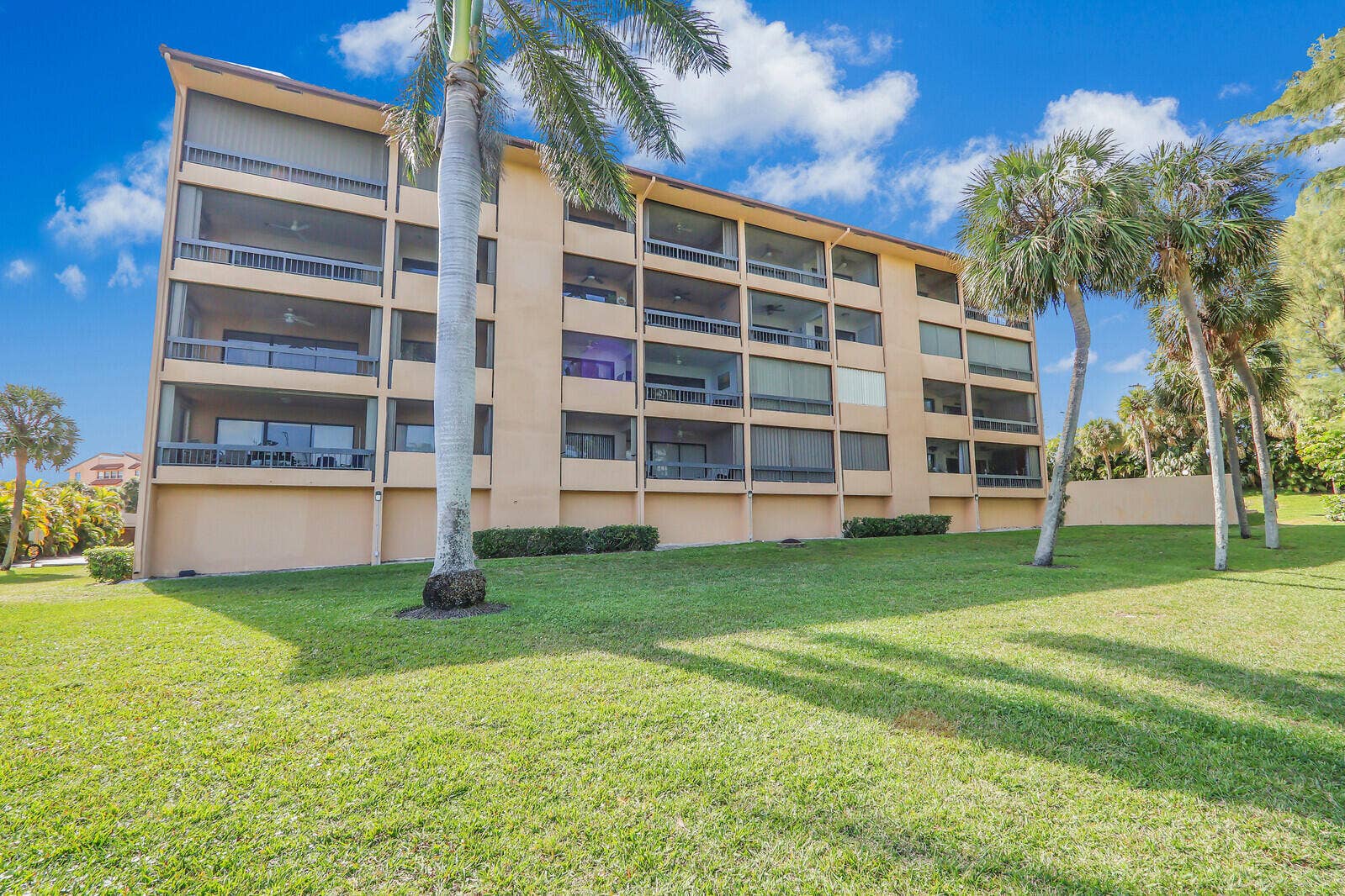 1036 US Highway 1, #224, North Palm Beach, North Palm Beach, FL 33408 Exterior of building