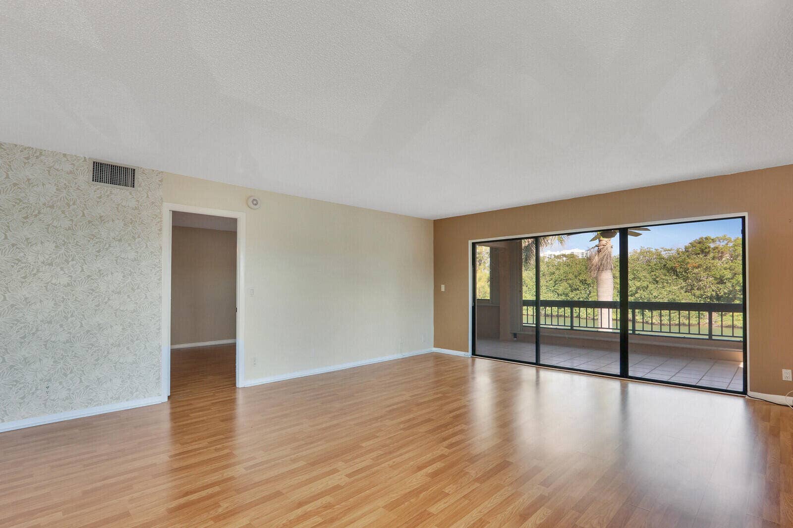 1036 US Highway 1, #224, North Palm Beach, North Palm Beach, FL 33408 Living Room