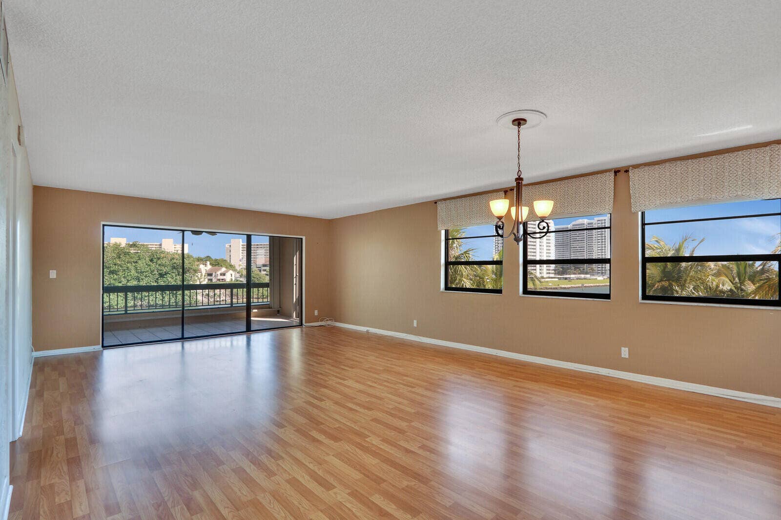 1036 US Highway 1, #224, North Palm Beach, North Palm Beach, FL 33408 Dining / Living