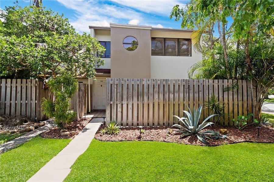 Property photo for 324 CITY VIEW Drive, Fort Lauderdale, FL