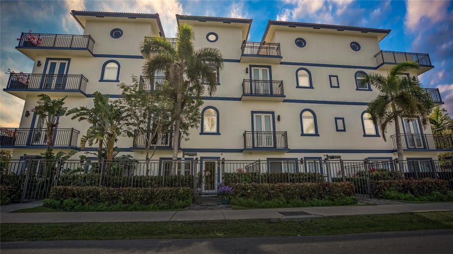Property photo for 816 NE 7TH Street, Fort Lauderdale, FL