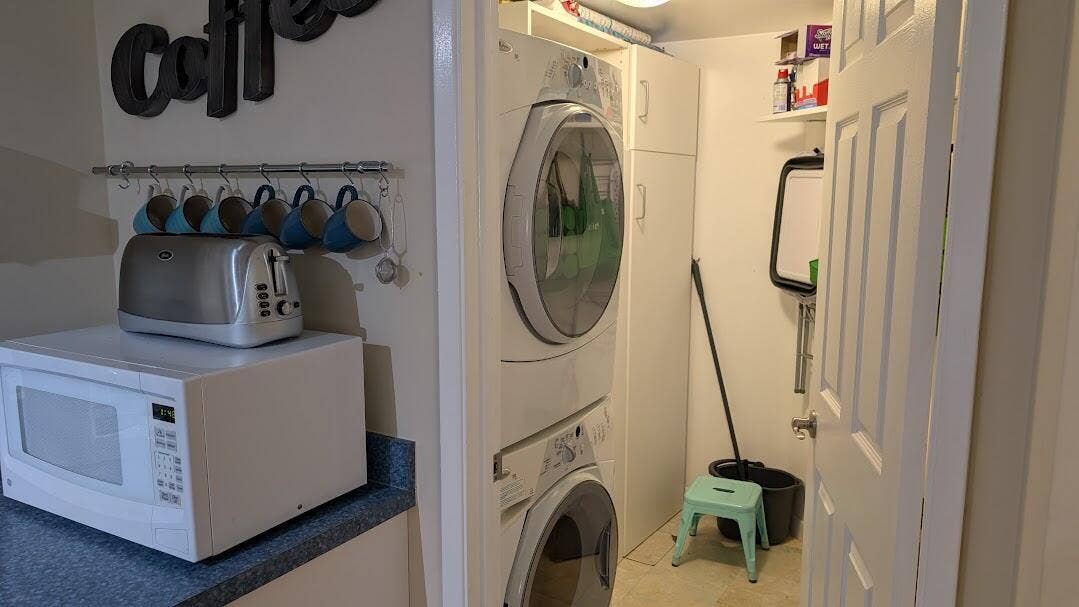 450 EGRET Circle, #9309, Delray Beach, FL 33444 laundry
