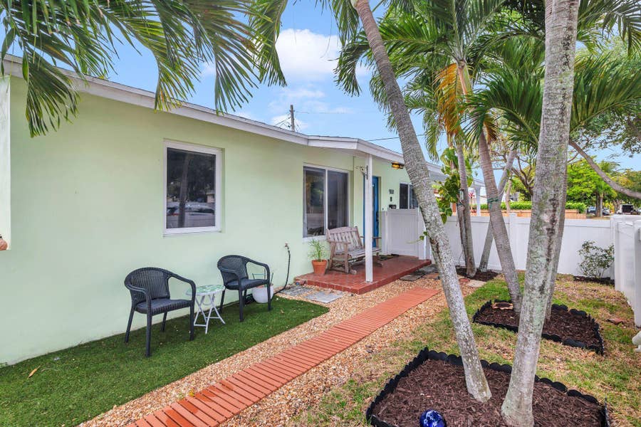 Property photo for 900 Sunset Road, West Palm Beach, FL