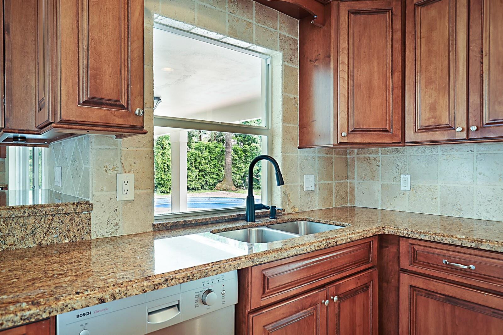 5110 NE 30th Avenue NE, Lighthouse Point, FL 33064 Photo 12