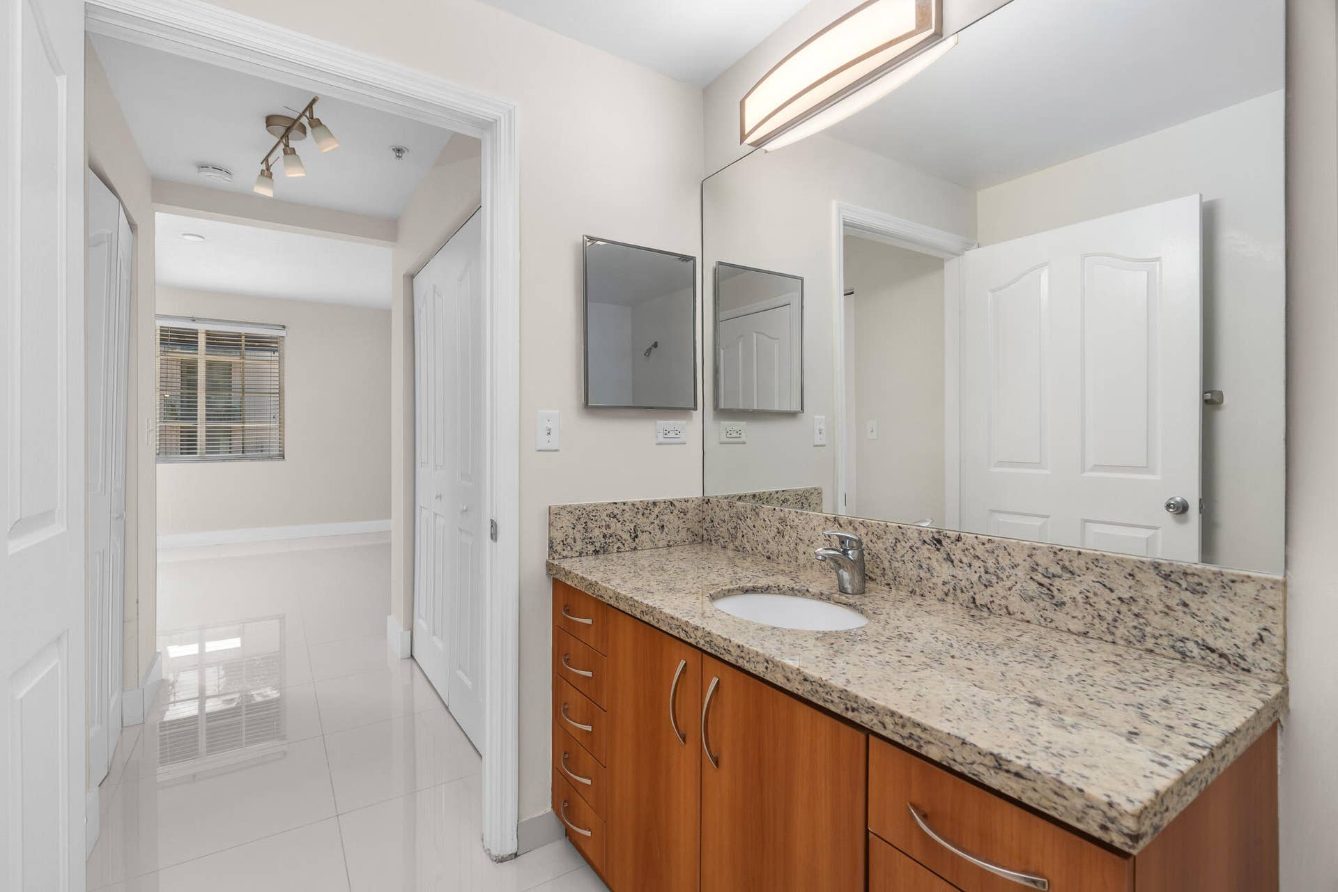 250 NE 3rd Avenue, #1305, Delray Beach, FL 33444 DSC00856