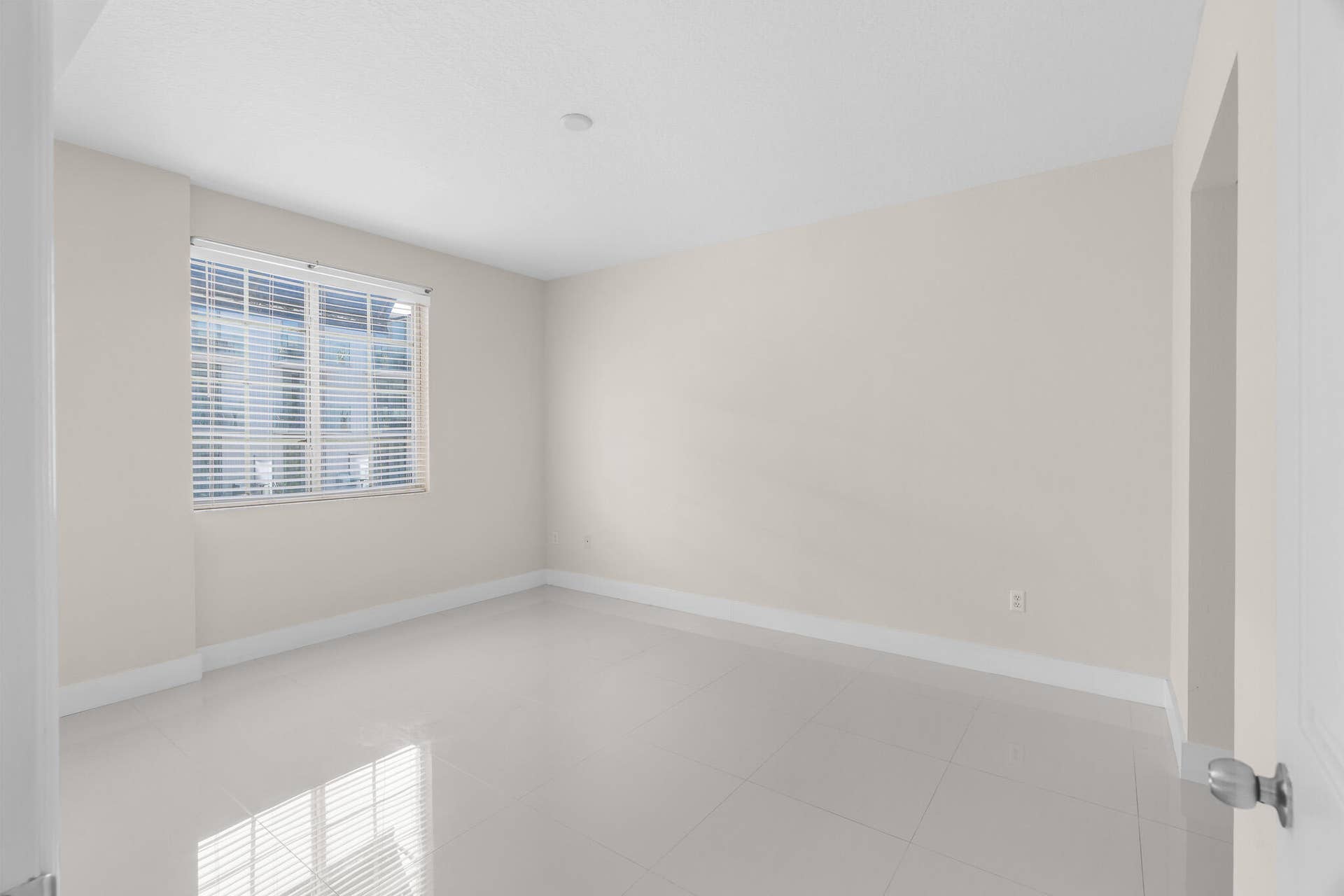 250 NE 3rd Avenue, #1305, Delray Beach, FL 33444 DSC00792