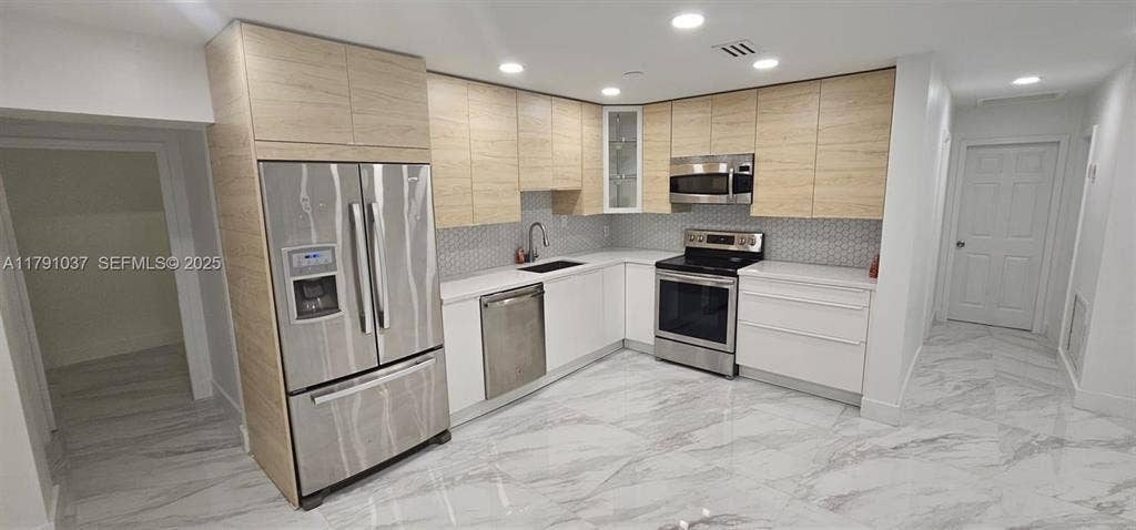 4337 SW 49TH Street, Dania, Dania Beach, FL 33314 GetMedia 24