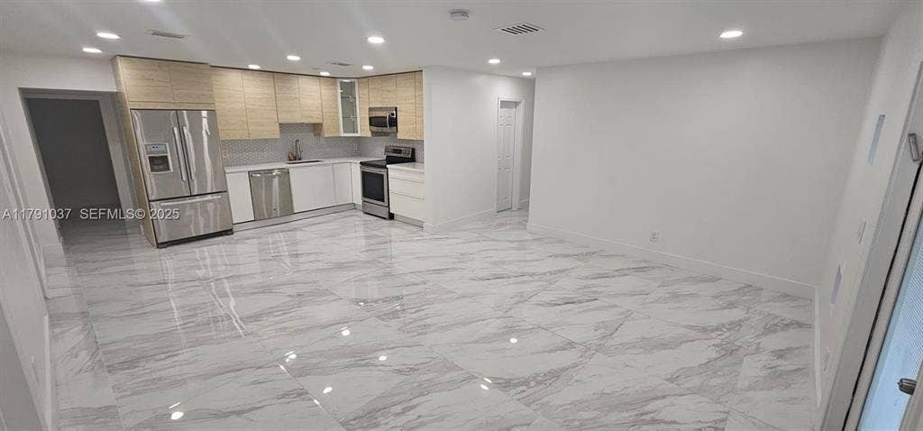 4337 SW 49TH Street, Dania, Dania Beach, FL 33314 GetMedia 26