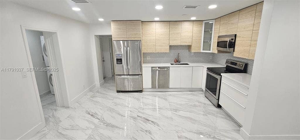 4337 SW 49TH Street, Dania, Dania Beach, FL 33314 GetMedia 25