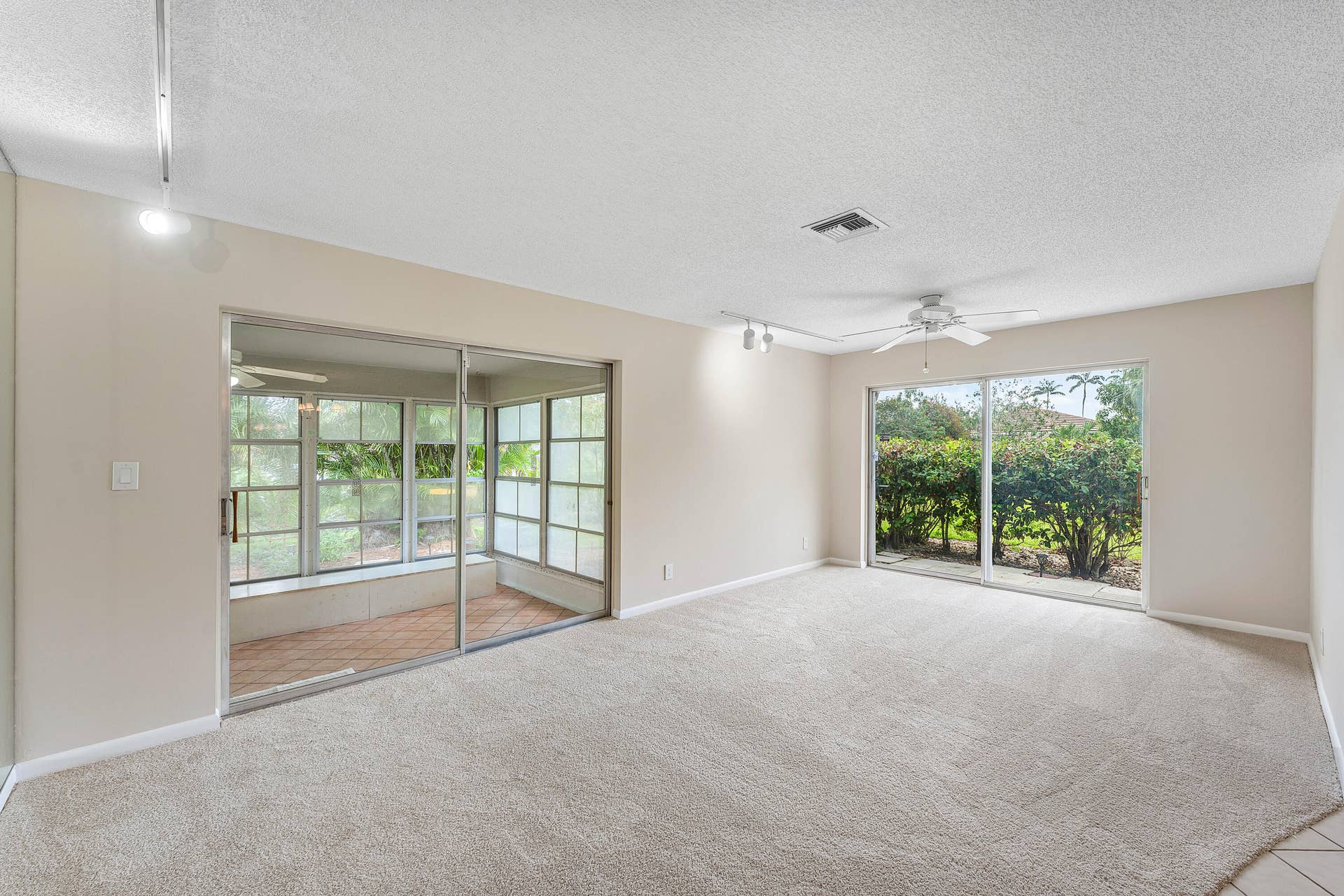 1752 Riverwood Lane, Coral Springs, FL 33071 010-1752RiverwoodLane-CoralSprings-FL-33